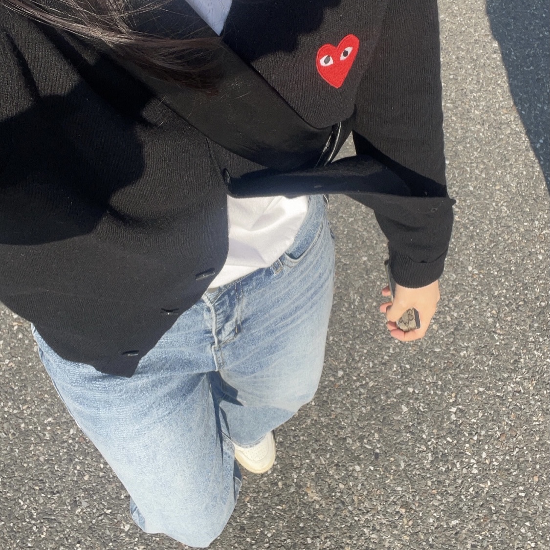 (W) Autry Medalist Low Goatskin Sneakers White, Play Comme des Garcons Knit Red Heart Cardigan Black 착용 스타일