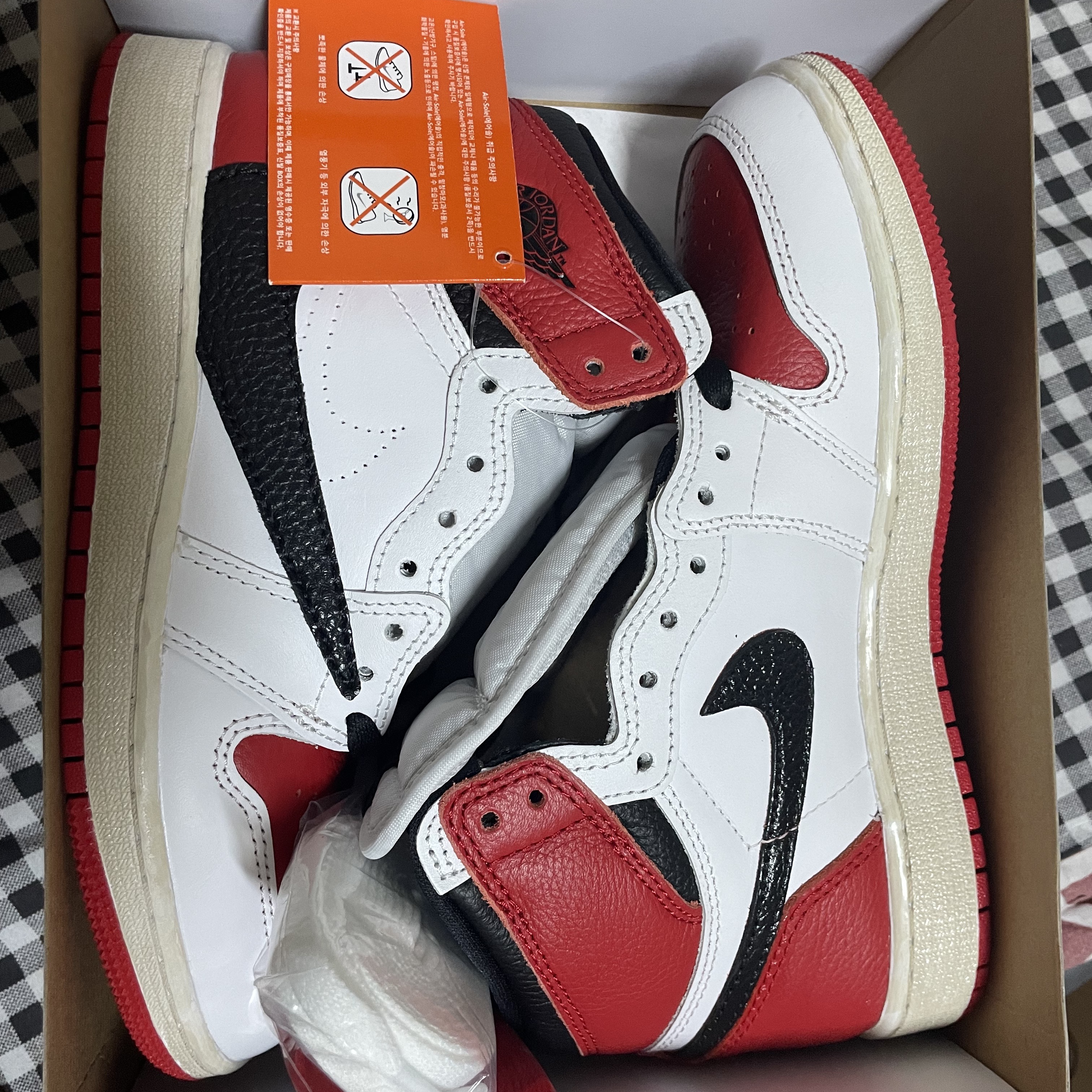 Jordan 1 Retro High OG Heritage, (GS) Jordan 1 Retro High OG Heritage 착용 스타일 - 2