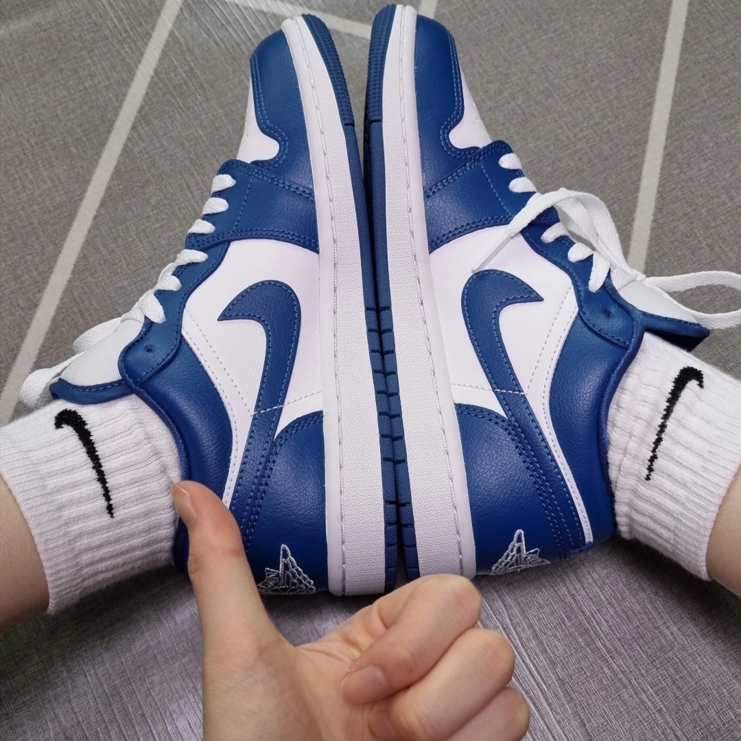 (W) Jordan 1 Low White Dark Marina Blue 착용 스타일 - 3