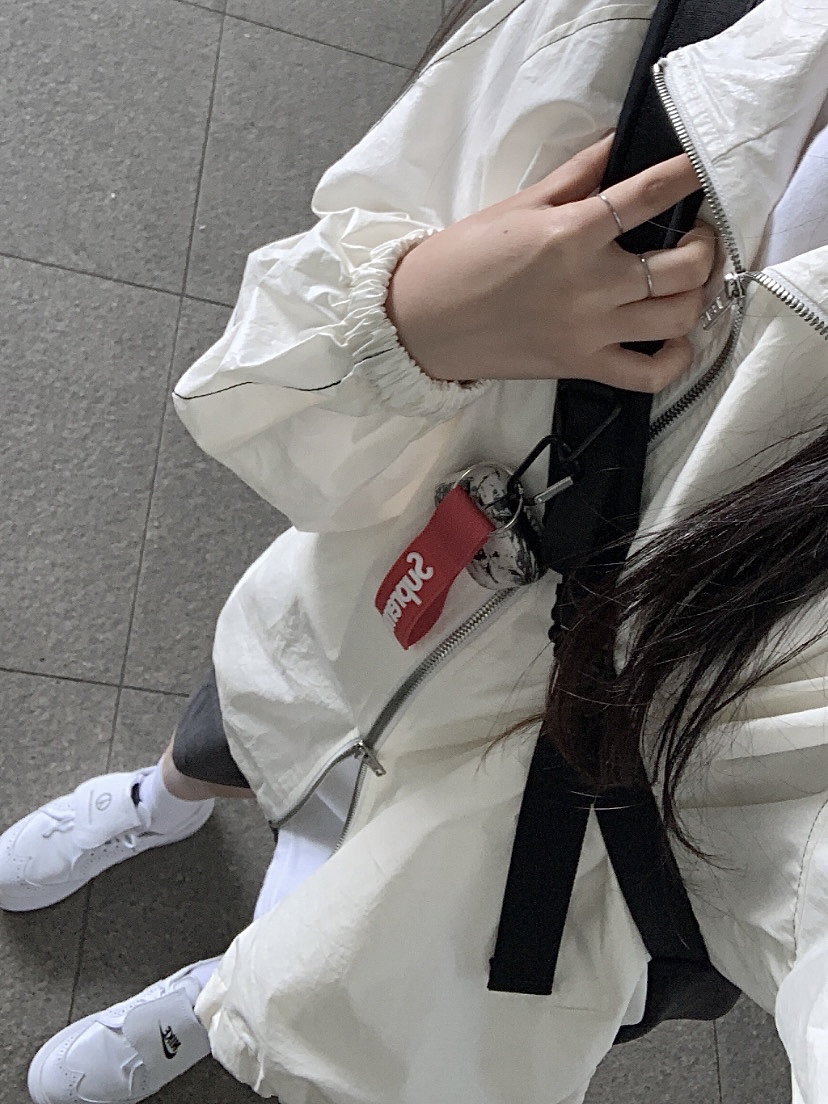 Supreme Webbing Keychain Red - 20FW, Nike x Peaceminusone Kwondo1 White 착용 스타일