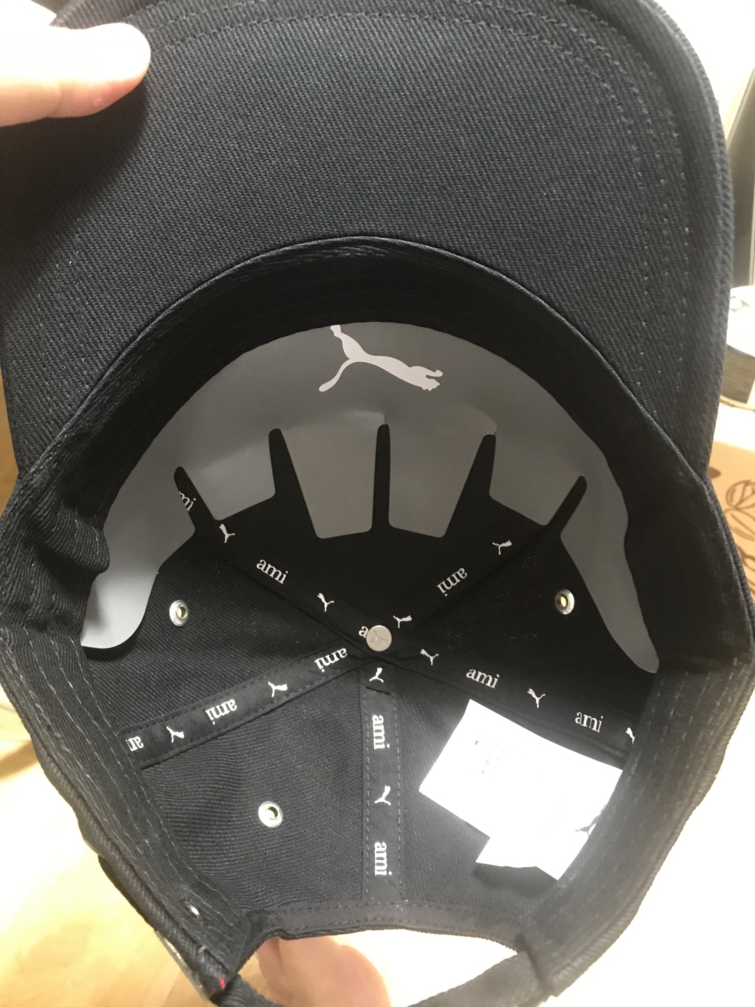 Puma x AMI Low Curve Cap Black 착용 스타일 - 4