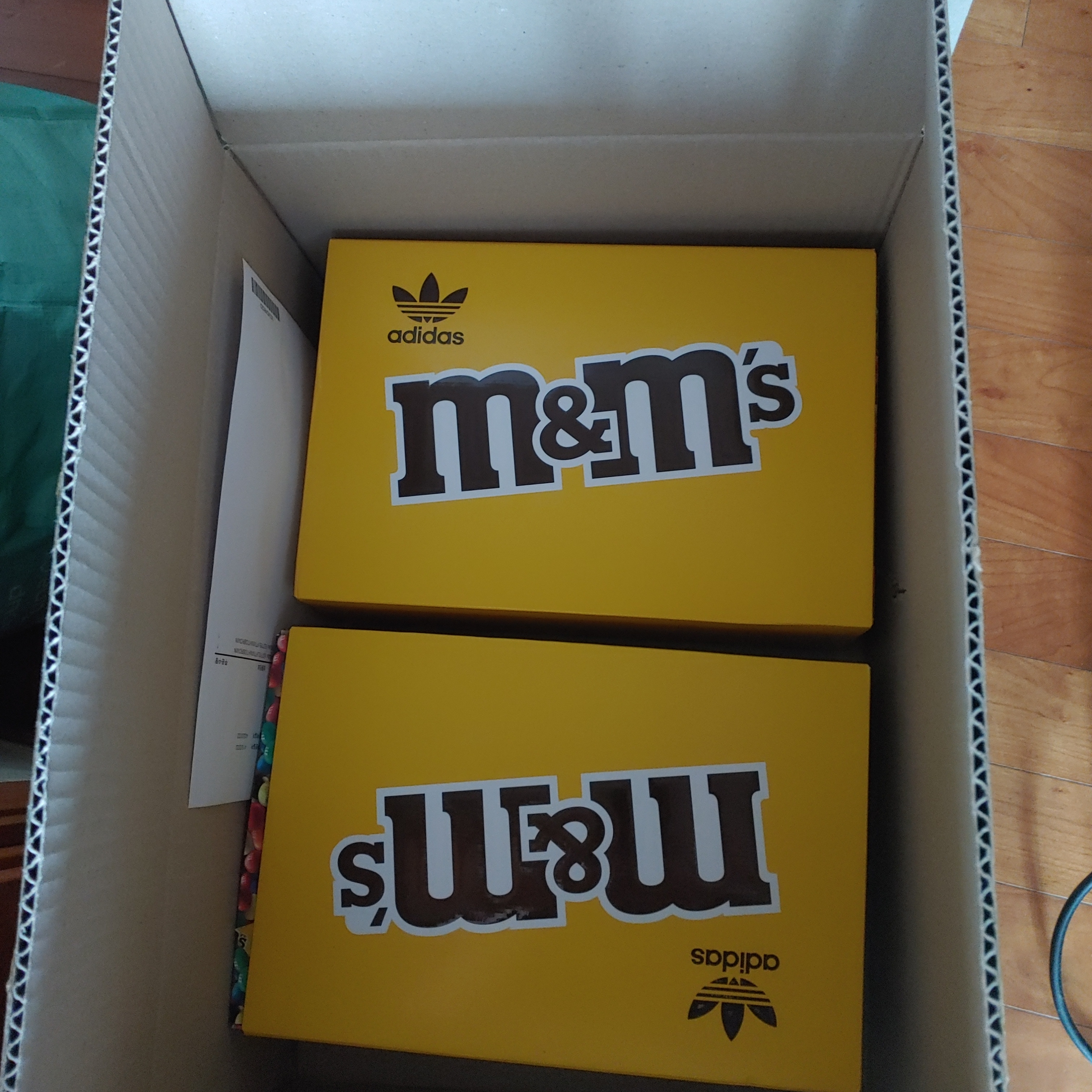Adidas x M&Ms Forum 84 Low Yellow 착용 스타일 - 1