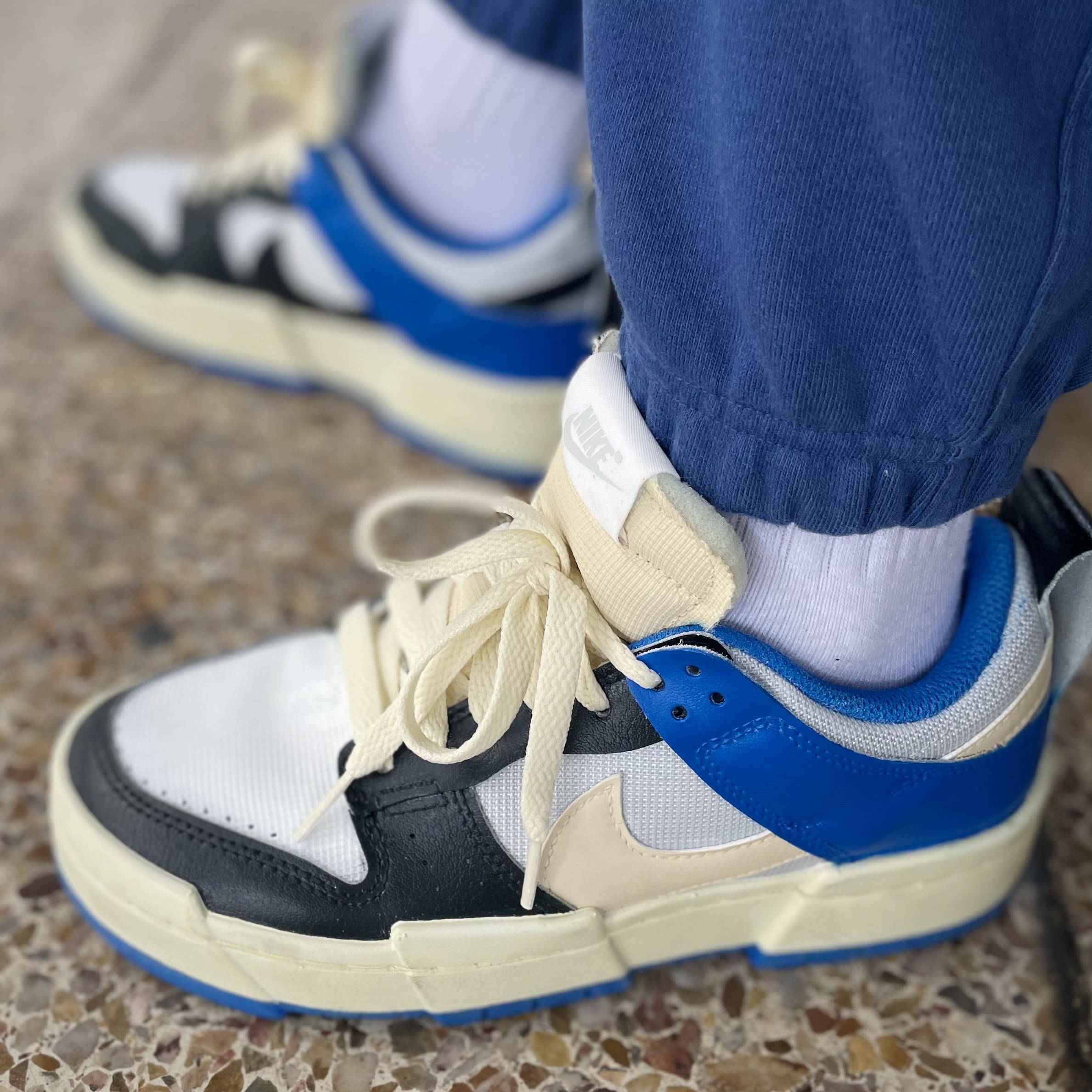 (W) Nike Dunk Low Disrupt Photon Dust 착용 스타일 - 2