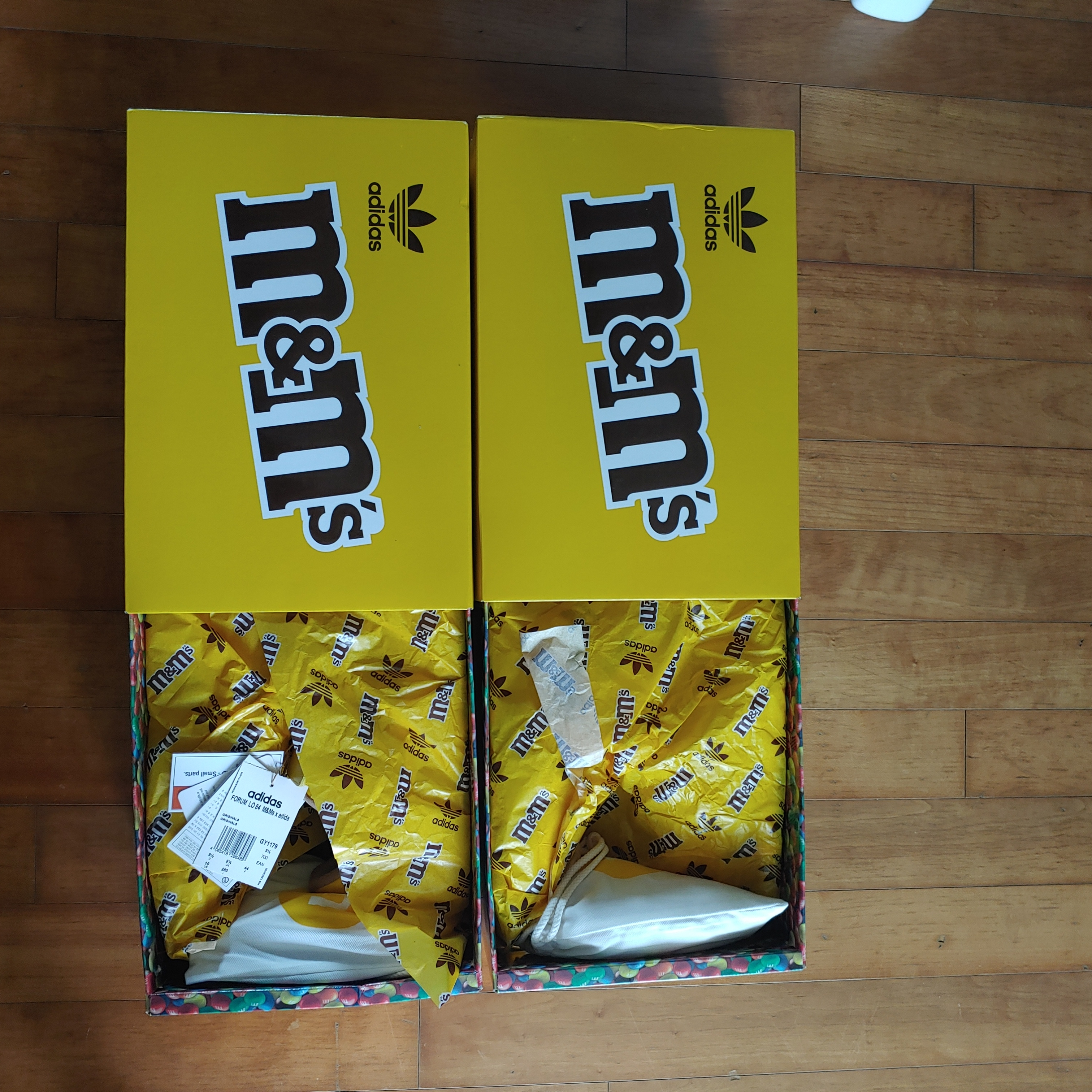 Adidas x M&Ms Forum 84 Low Yellow 착용 스타일 - 2