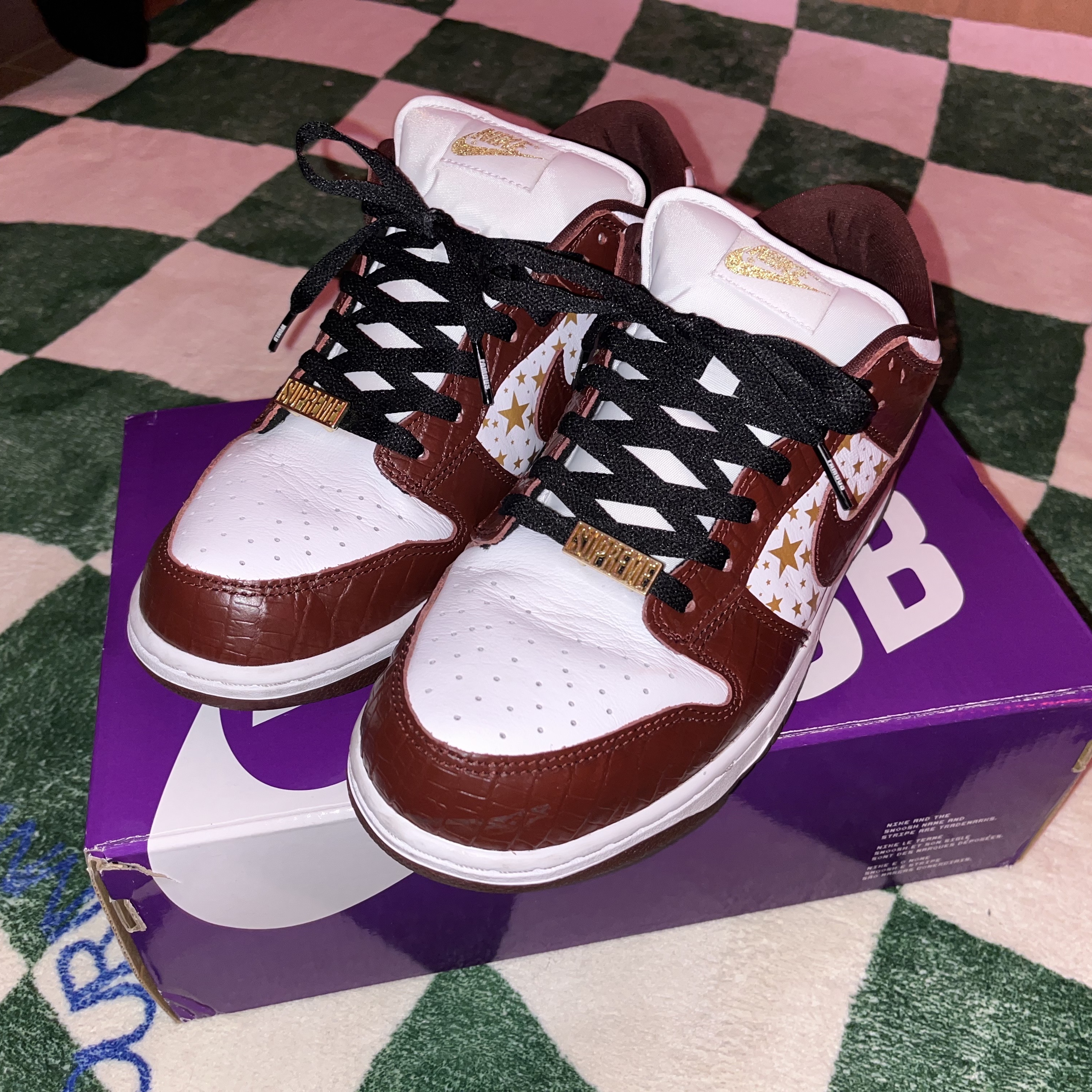 Nike x Supreme SB Dunk Low Barkroot Brown 착용 스타일 - 1