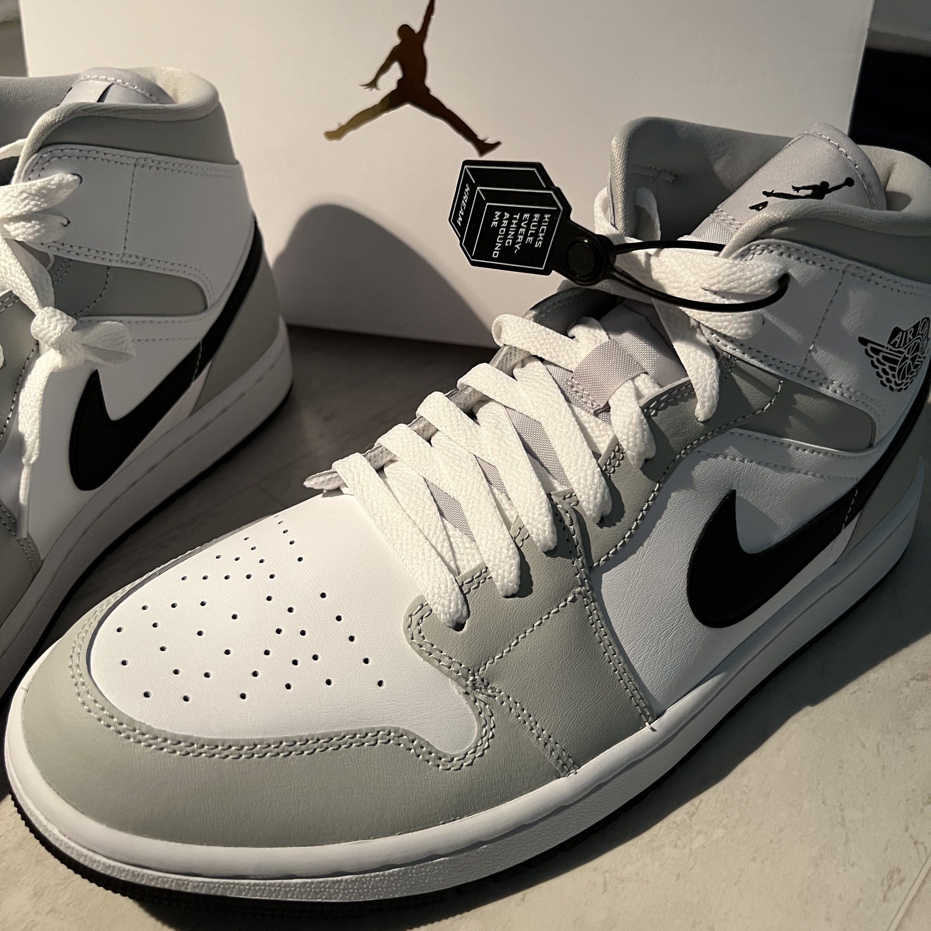 (W) Jordan 1 Mid Grey Fog 착용 스타일