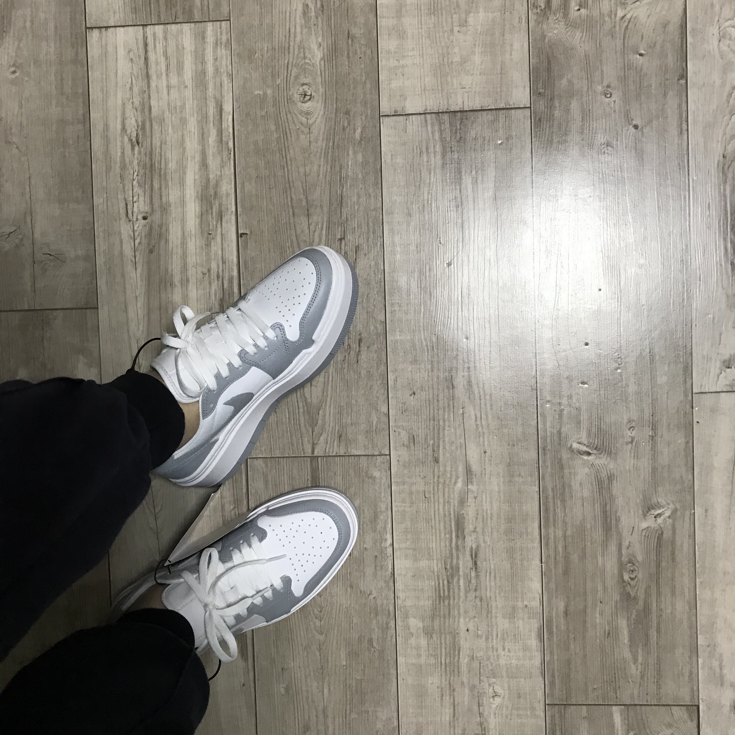 (W) Jordan 1 Elevate Low White and Wolf Grey 착용 스타일
