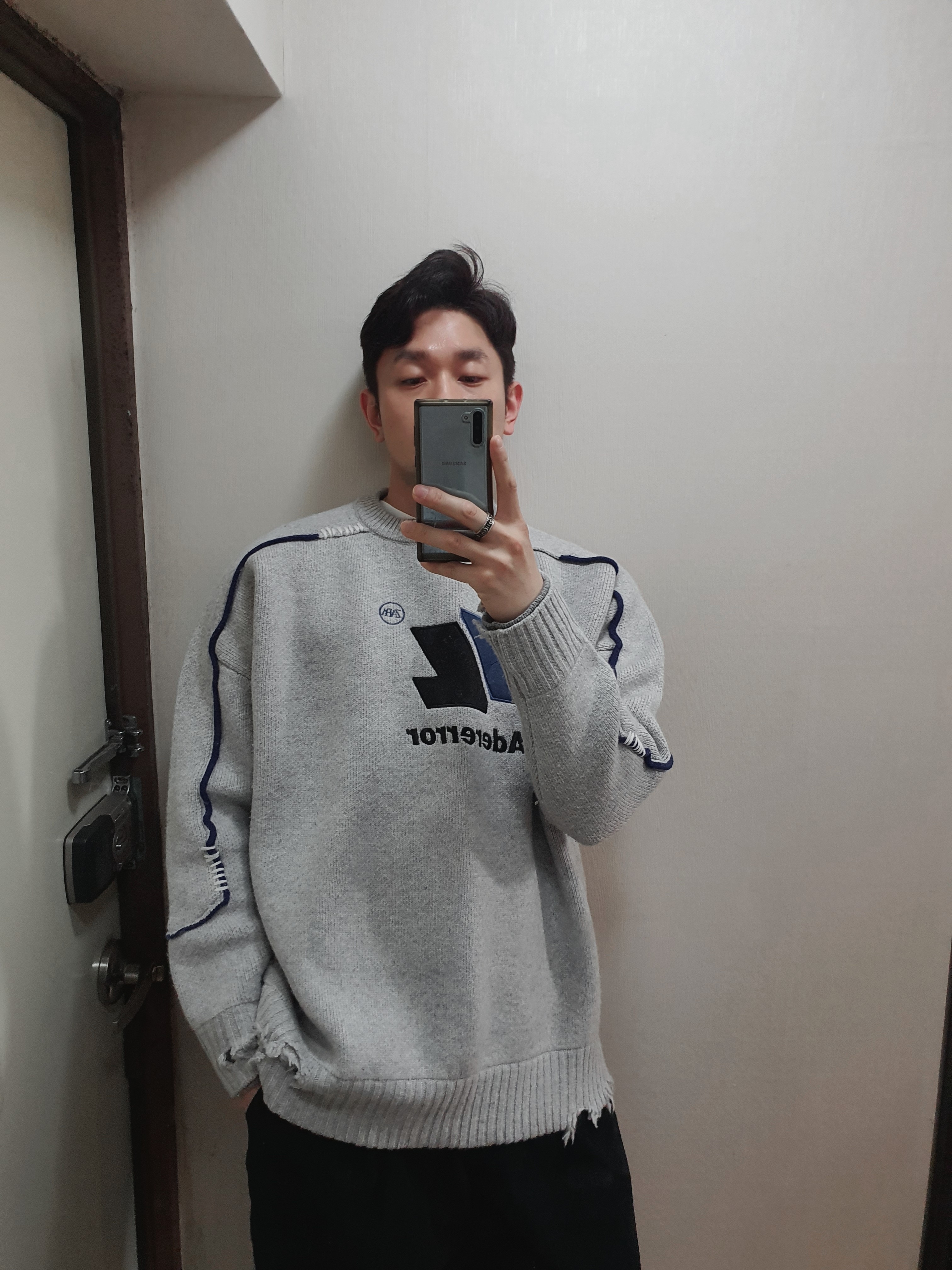 Zara x Ader Error Oversize Sweater Grey 착용 스타일 - 2
