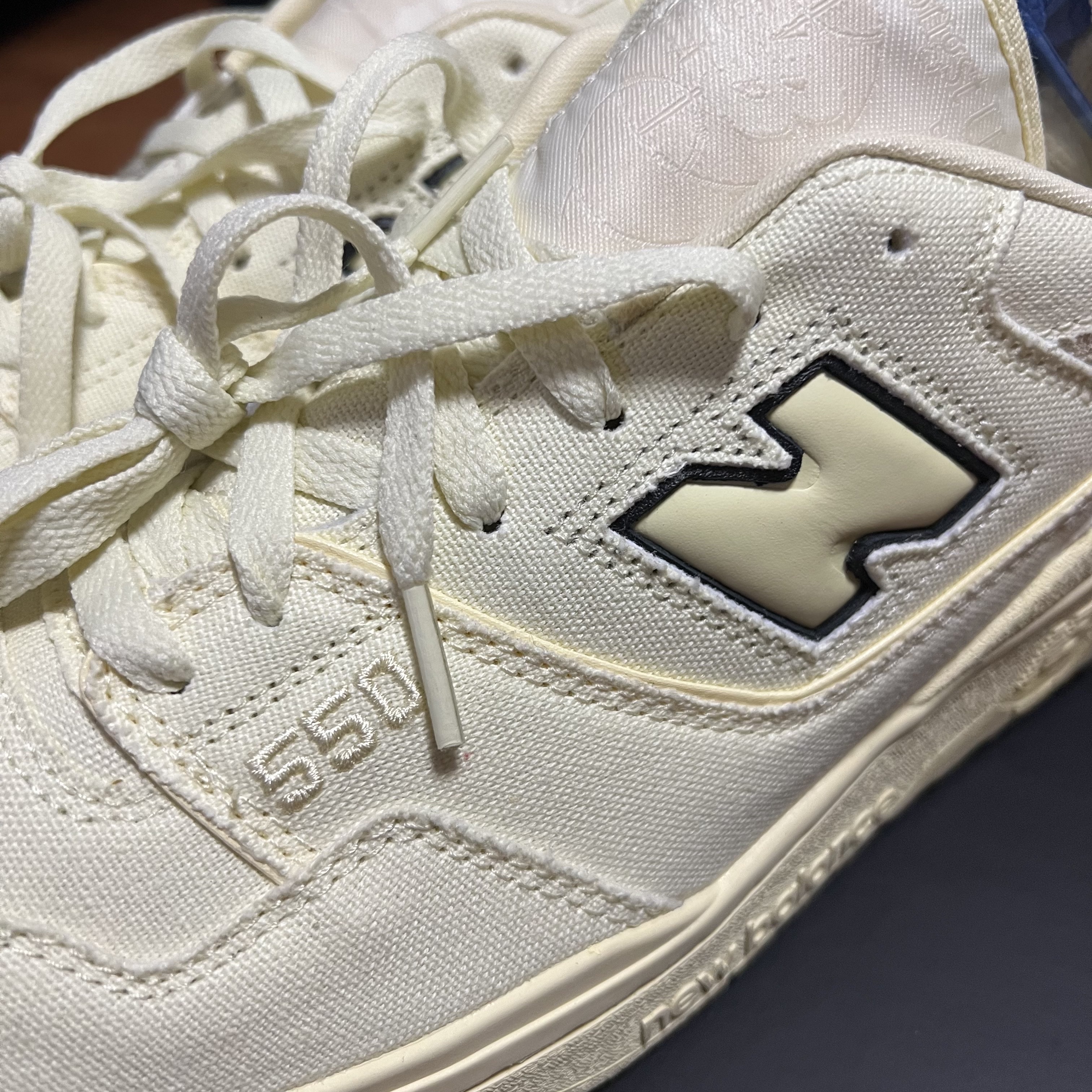 New Balance x Joe Freshgoods 550 Conversations Amongst Us Beige - 2E Wide 착용 스타일 - 2