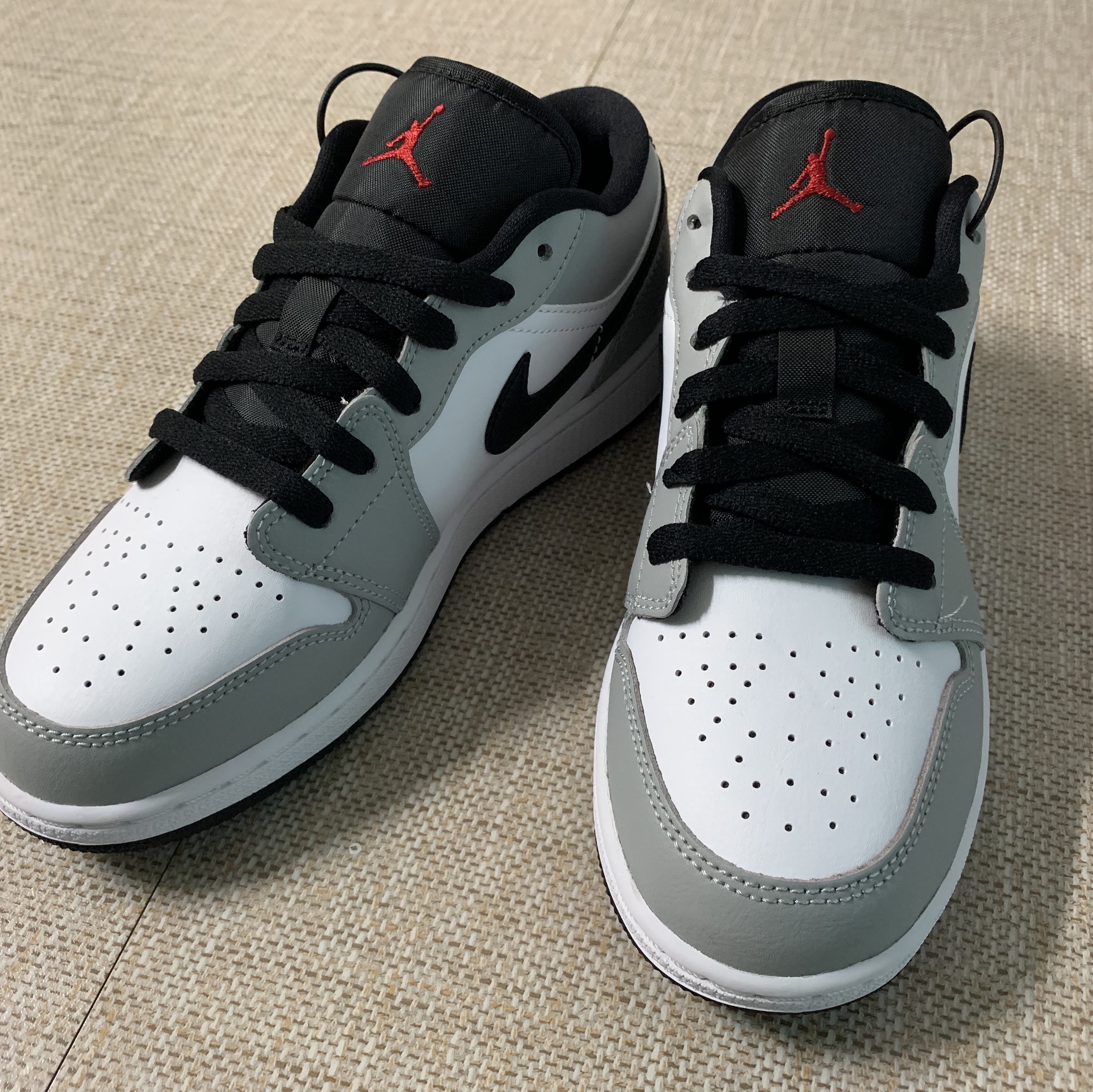 (GS) Jordan 1 Low Light Smoke Grey 착용 스타일 - 2