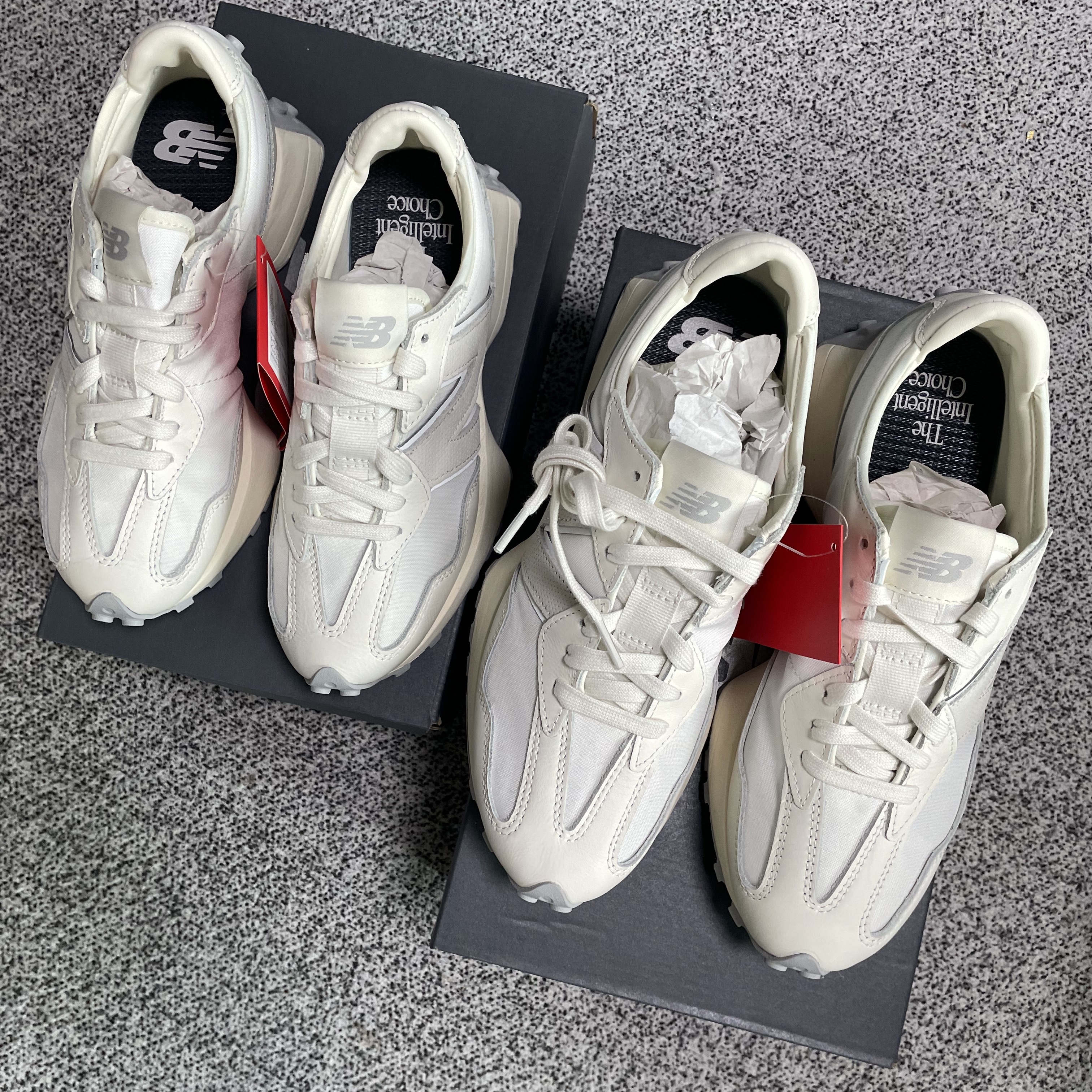 New Balance 327 Shifted White Pack 착용 스타일