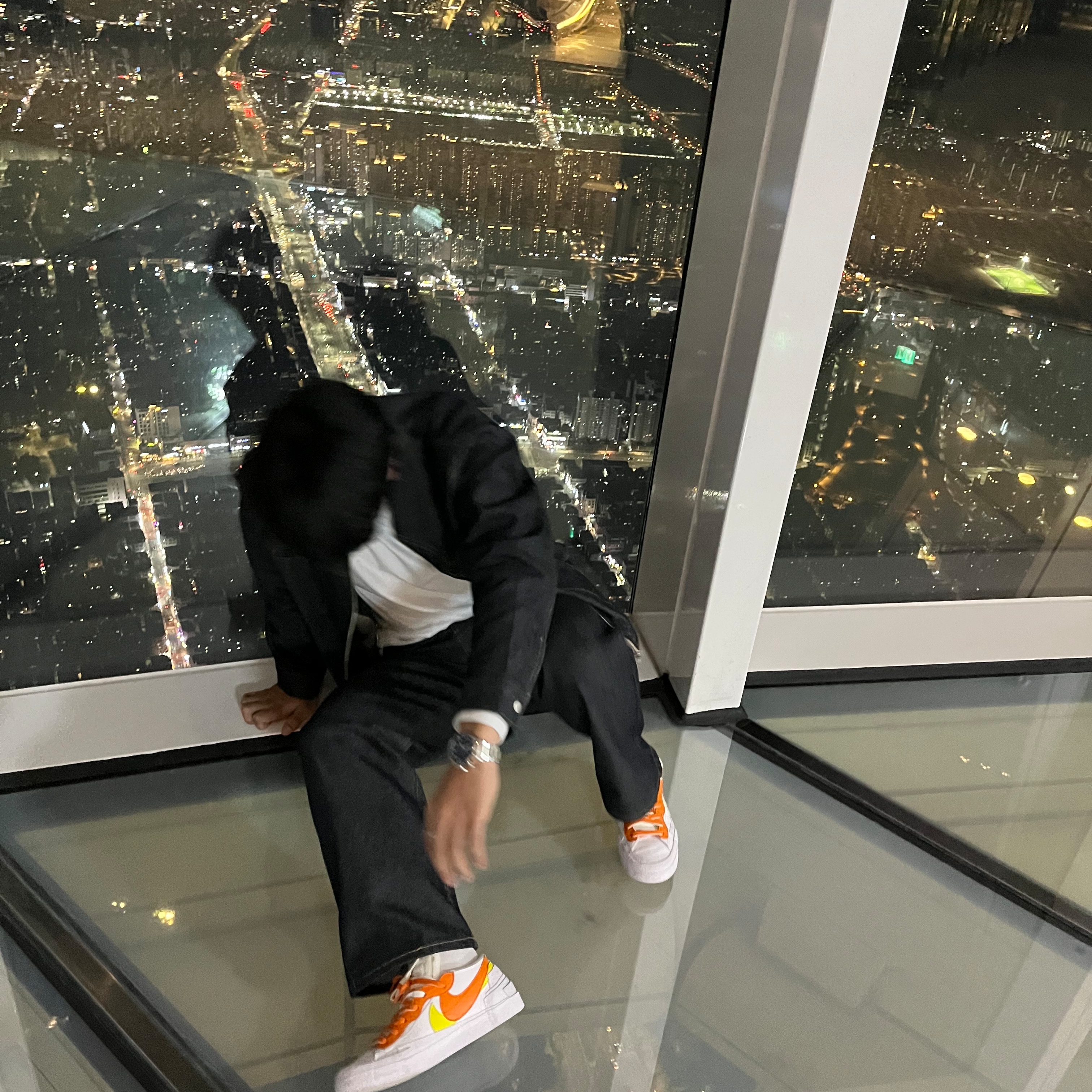 Nike x Sacai Blazer Low Magma Orange 착용 스타일