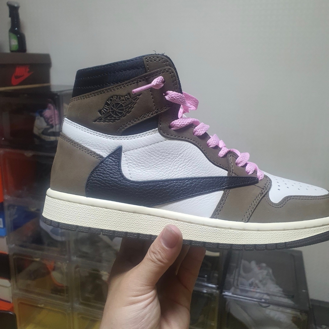 Jordan 1 x Travis Scott Retro High OG SP Mocha 착용 스타일