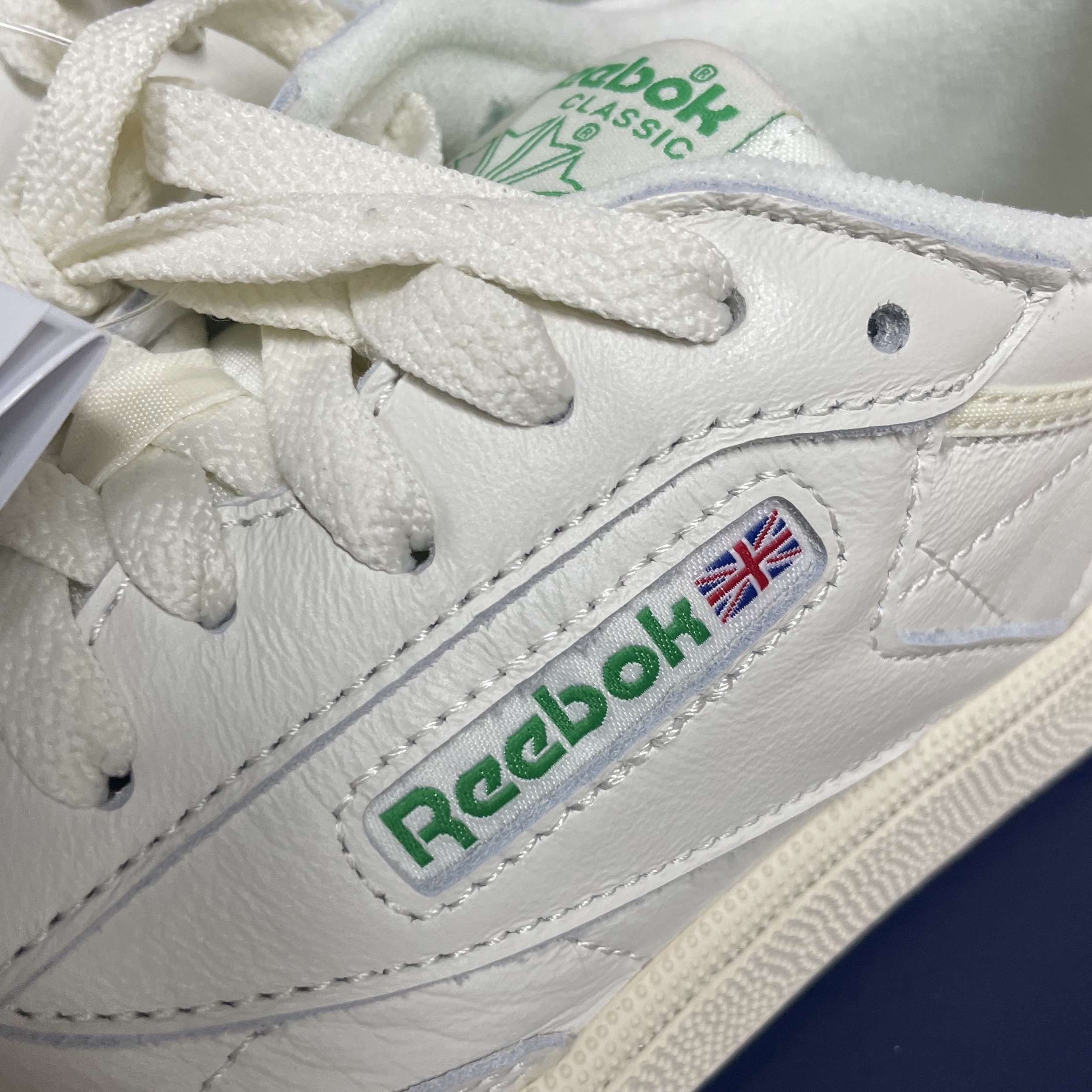 (W) Reebok Club C 85 White Green 착용 스타일