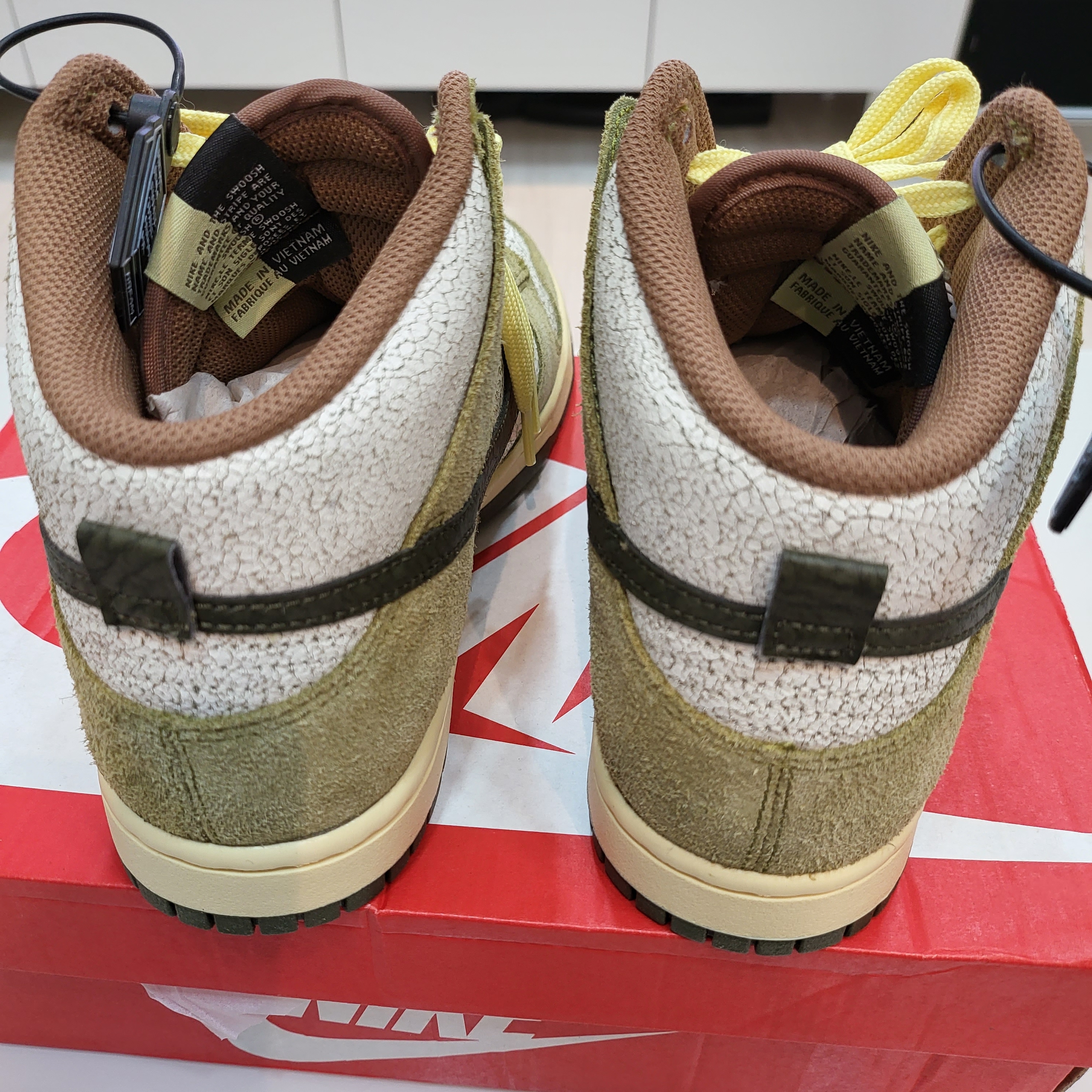 Nike Dunk High Re-Raw Coriander 착용 스타일 - 3