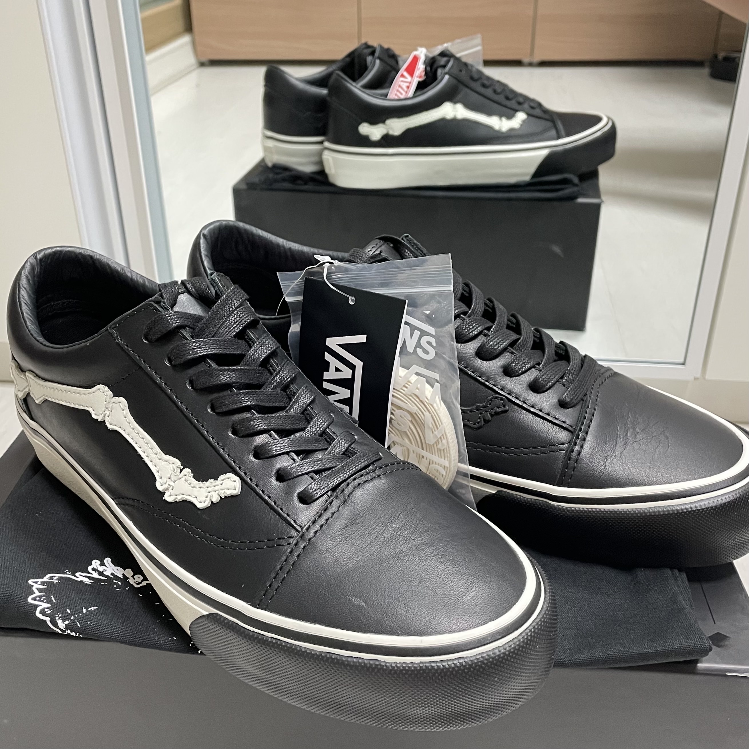 Vans Vault x Blends Old Skool VLT LX Black 착용 스타일 - 3