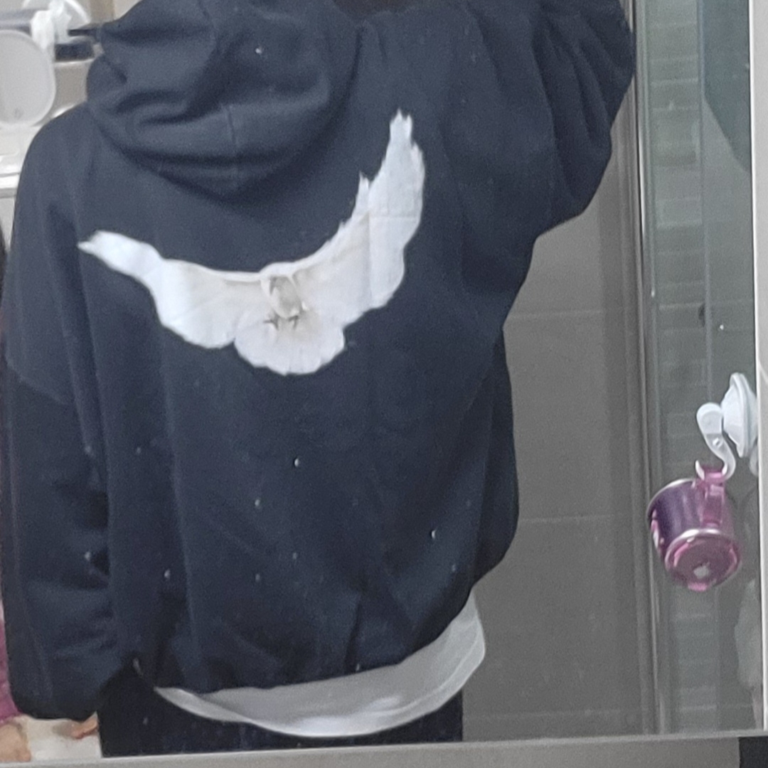 Yeezy Gap Engineered By Balenciaga Dove Hoodie Washed Black 착용 스타일 - 2