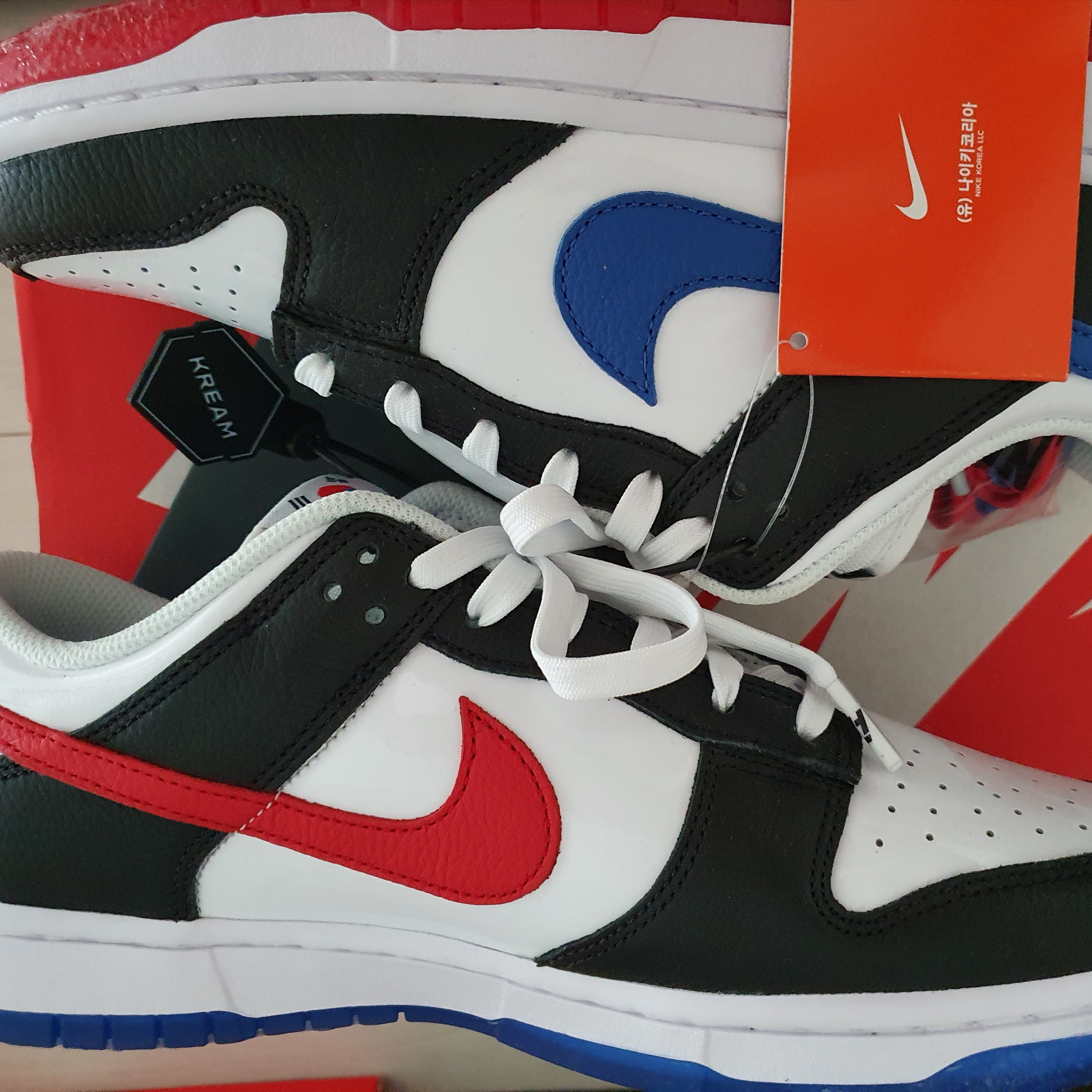 Nike Dunk Low SE Seoul 착용 스타일