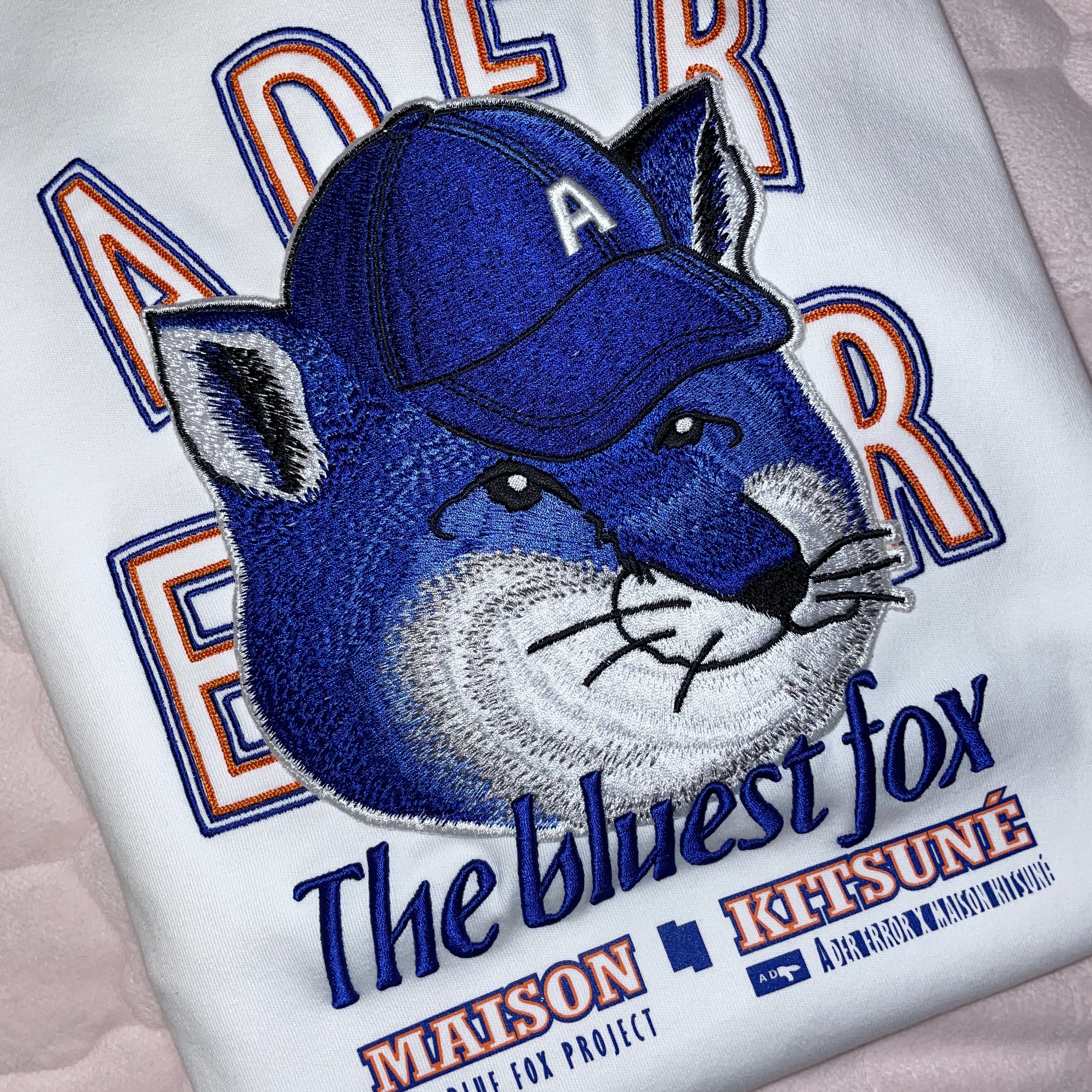 Maison Kitsune x Ader Error The Bluest Fox T-Shirt White 착용 스타일 - 3