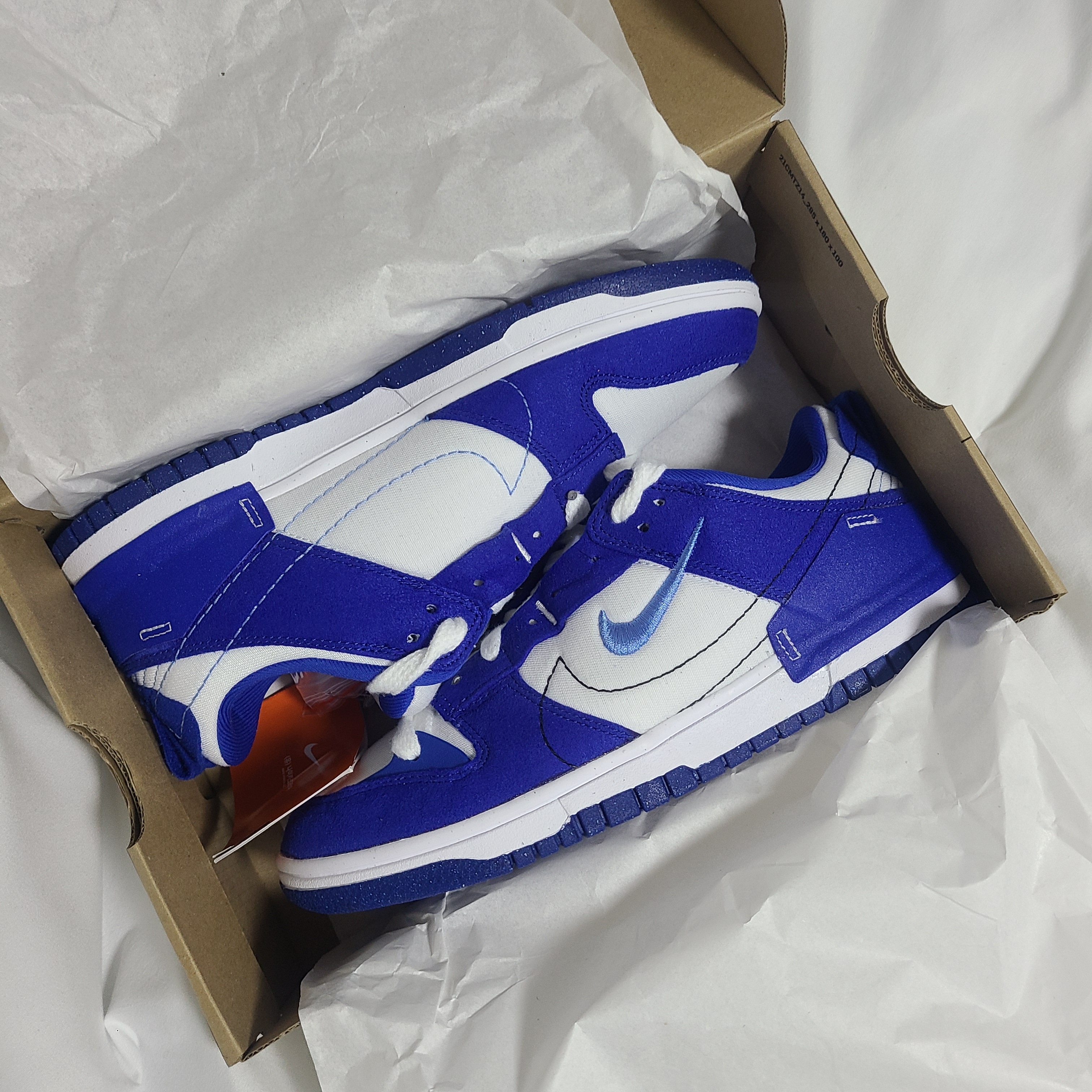 (W) Nike Dunk Low Disrupt 2 White and University Blue 착용 스타일