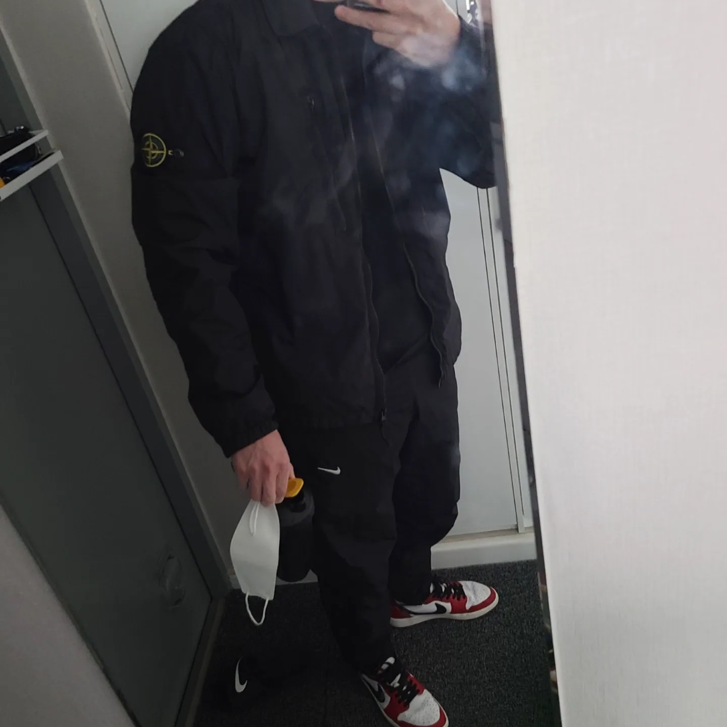 Stone Island 10523 Garment Dyed Crinkle Reps Overshirt Black - 21FW, Jordan 1 Retro Low OG Chicago 2016 착용 스타일