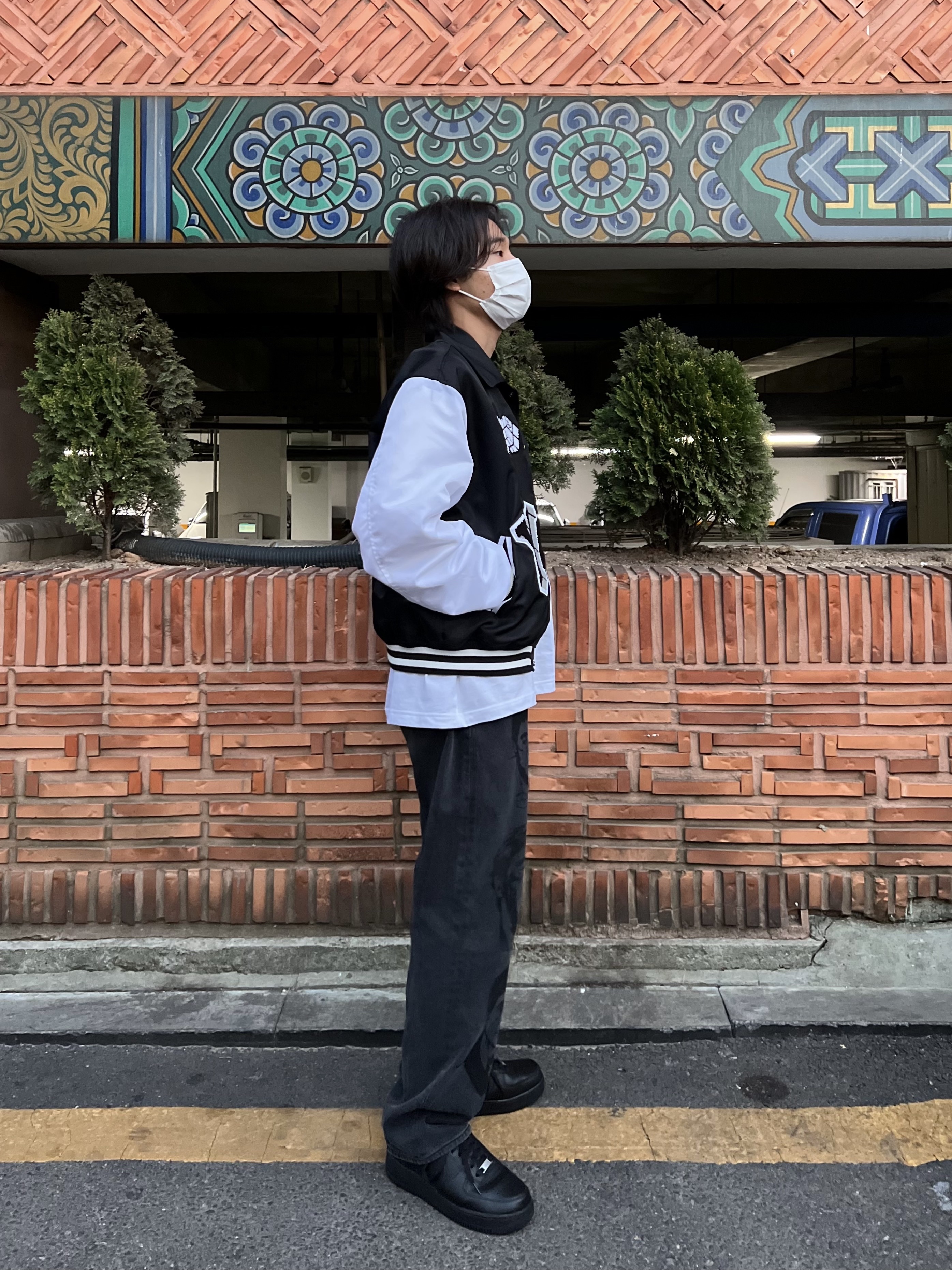 Nike Air Force 1 '07 Low Triple Black 착용 스타일 - 3