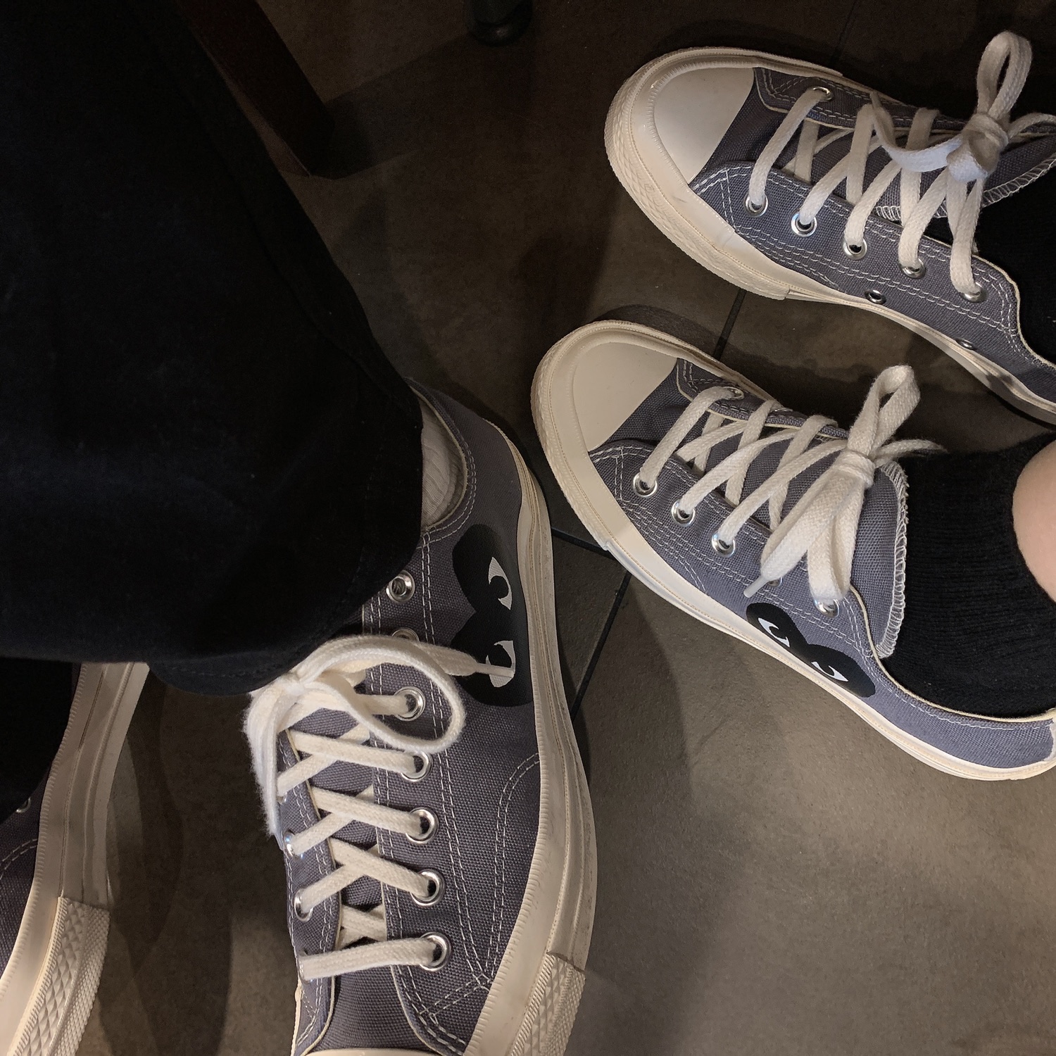 Converse x Play Comme des Garcons Chuck 70 Ox Steel Gray 착용 스타일 - 1