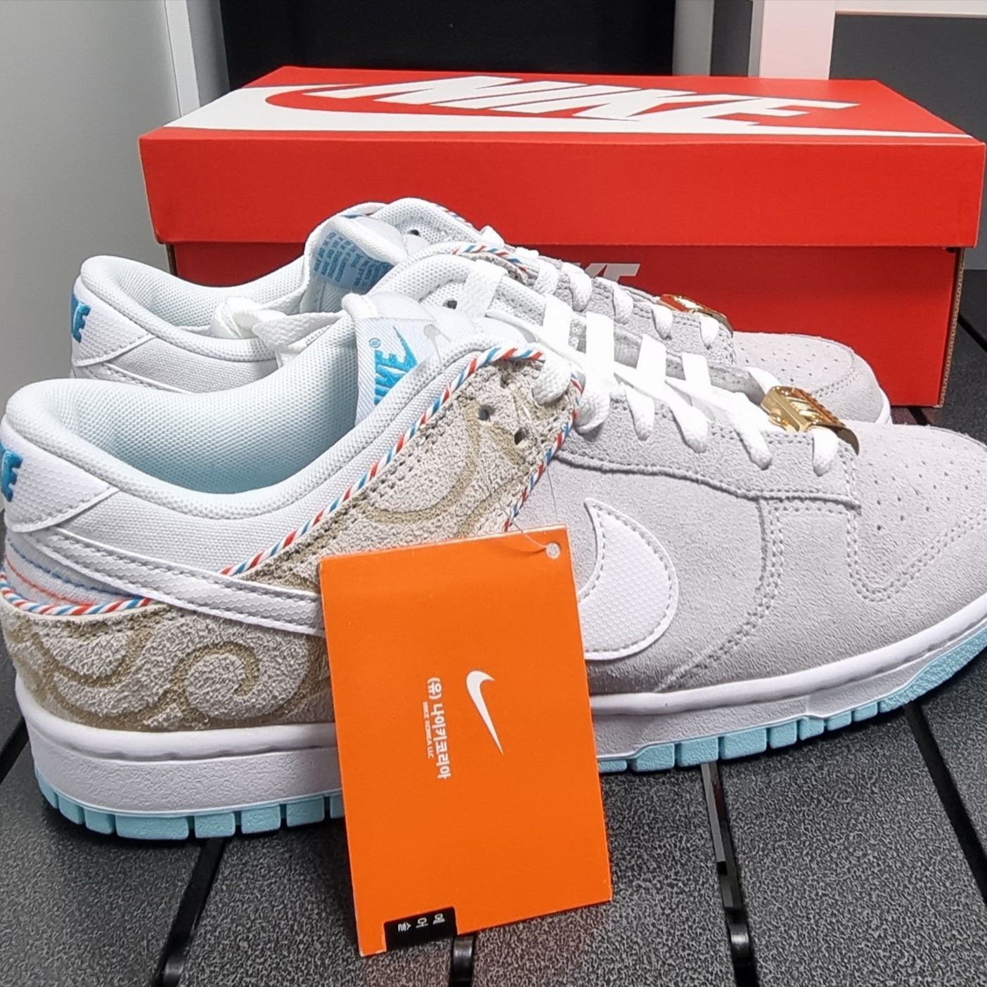 Nike Dunk Low Retro SE Barber Shop Grey 착용 스타일 - 1