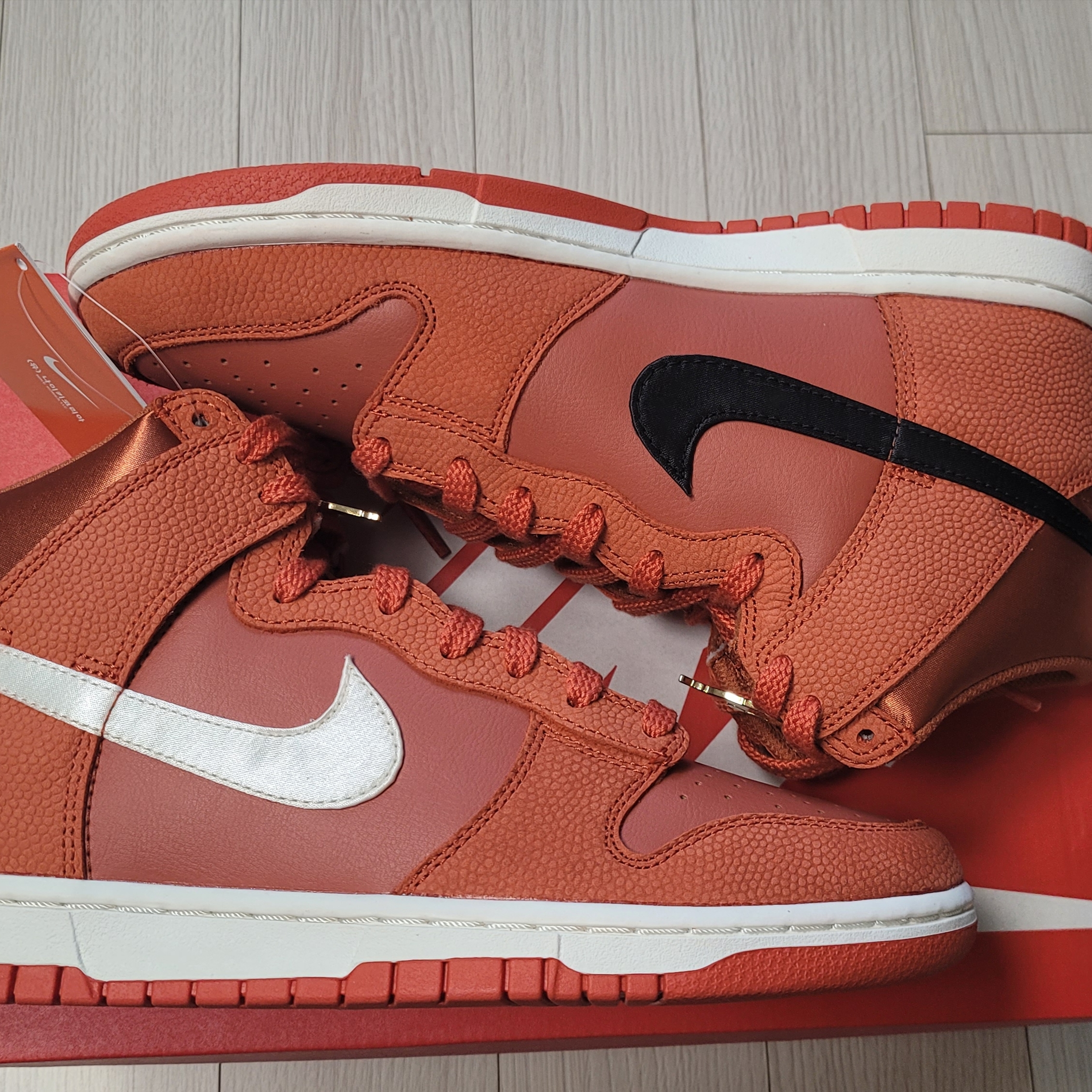 Nike Dunk High Retro PRM EMB One Game 착용 스타일 - 1