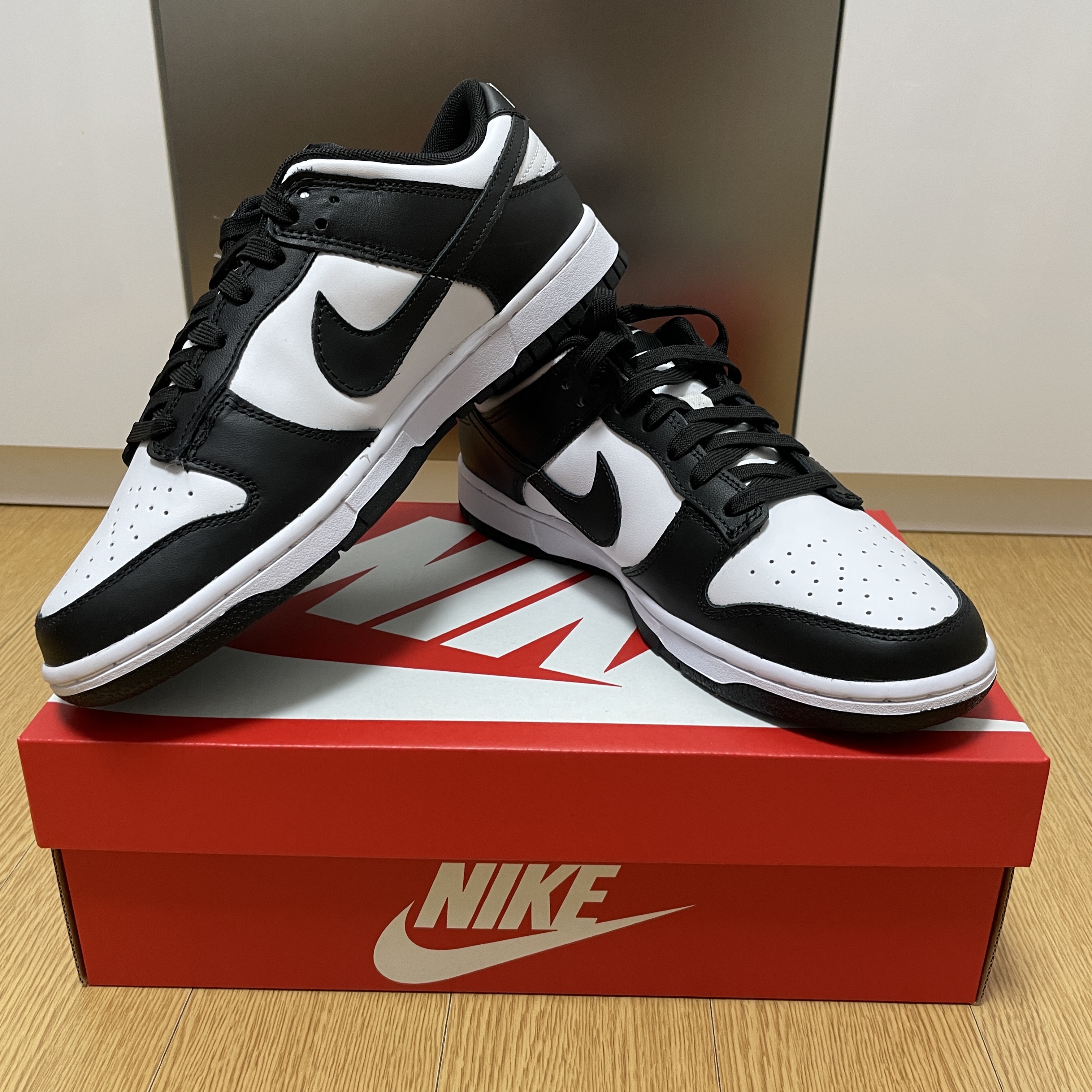 Nike Dunk Low Retro Black, Nike Dunk Low Retro Championship Court Purple 착용 스타일 - 1