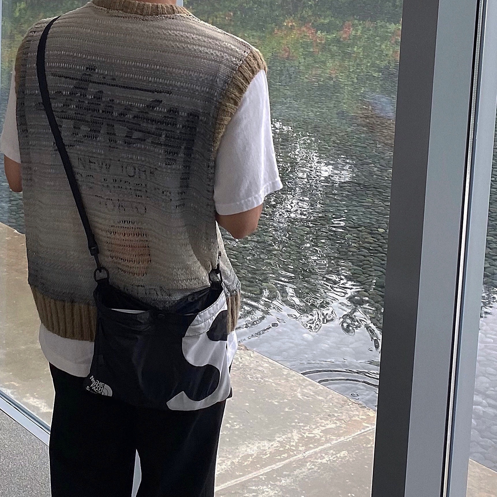 Supreme x The North Face S Logo Shoulder Bag Black - 20FW, Stussy x Martine Rose 40 WT T-Shirt 착용 스타일