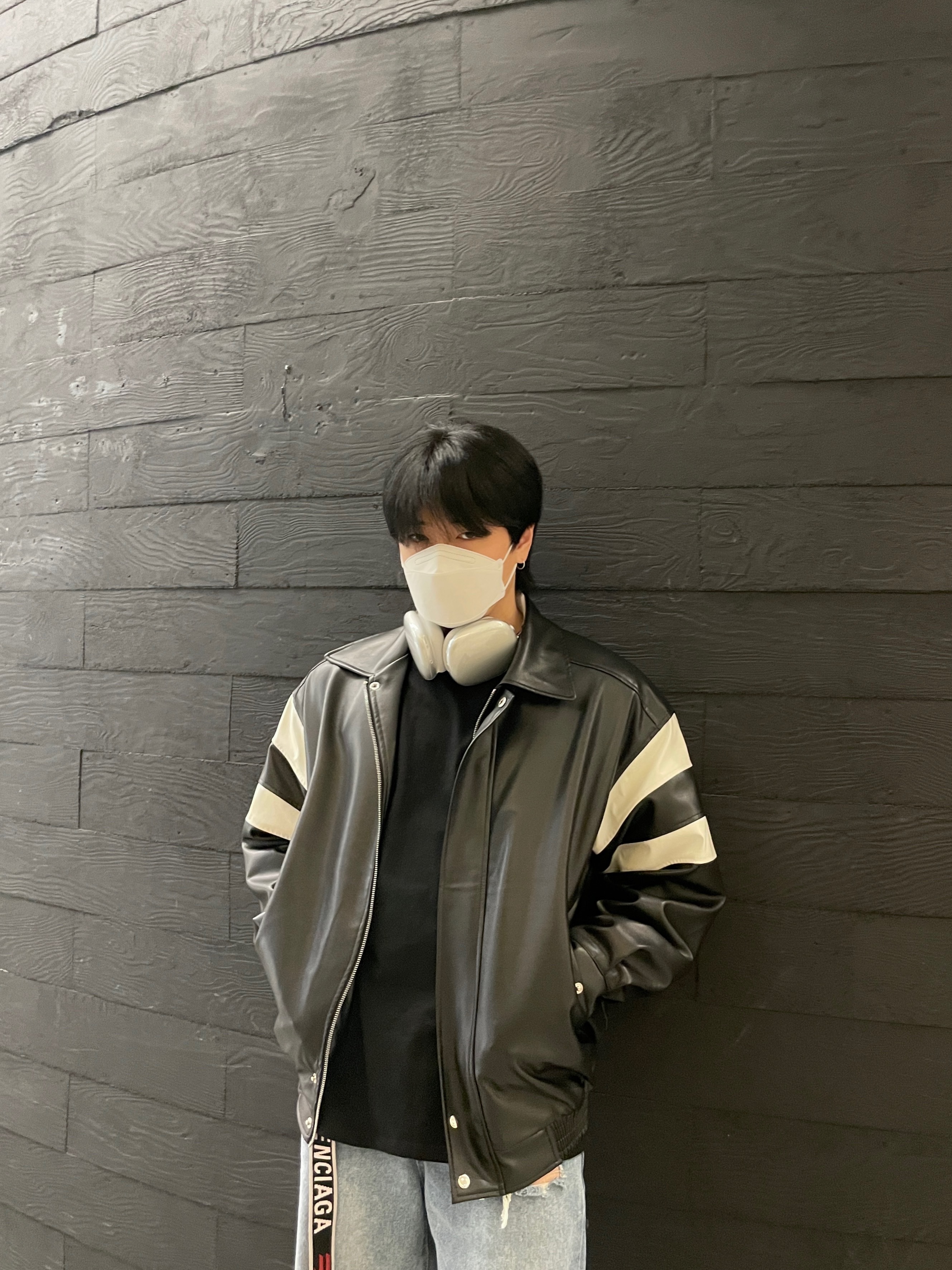 Apple AirPods Max Lightning Silver (Korean Ver.) 착용 스타일 - 1