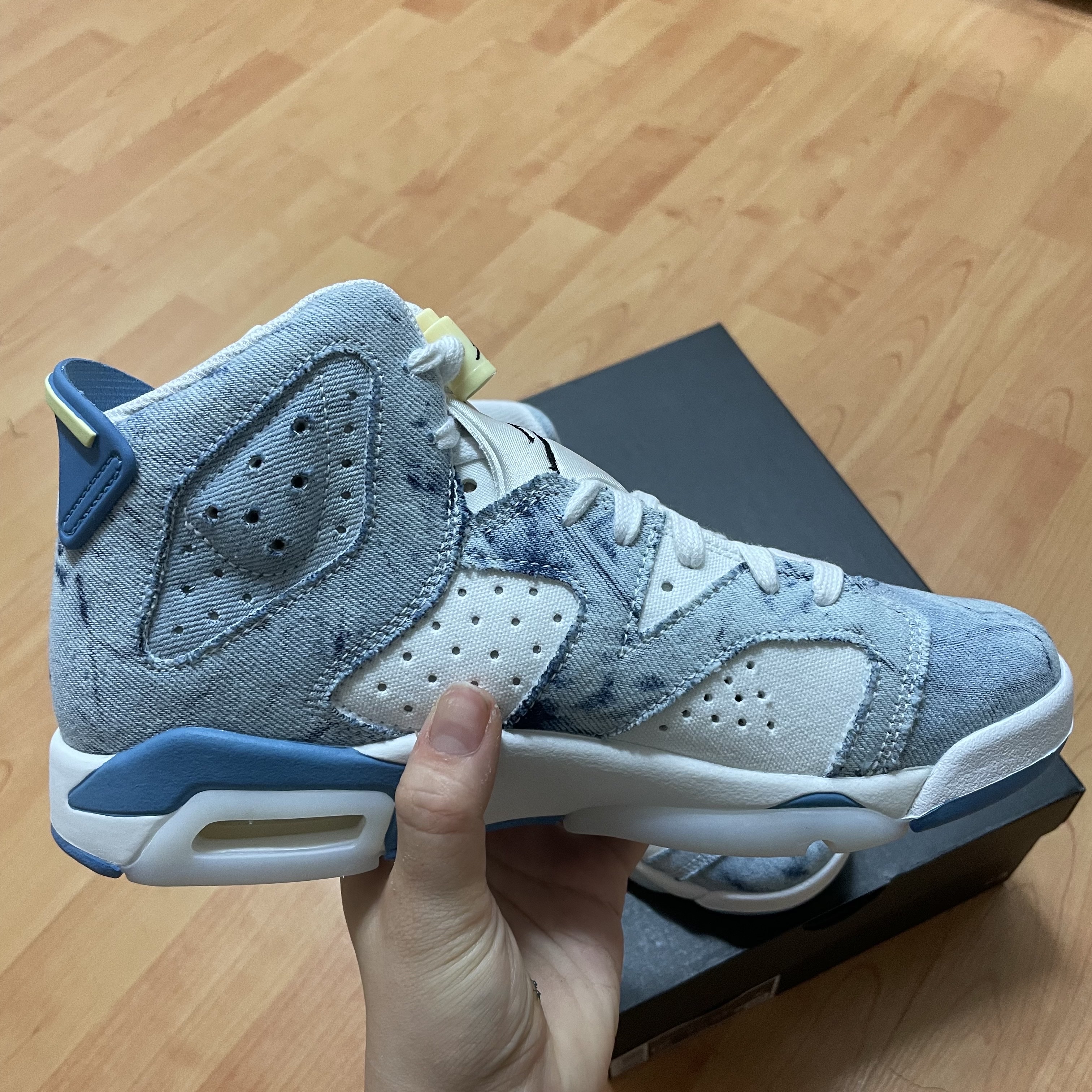 (GS) Jordan 6 Retro Washed Denim 착용 스타일 - 3