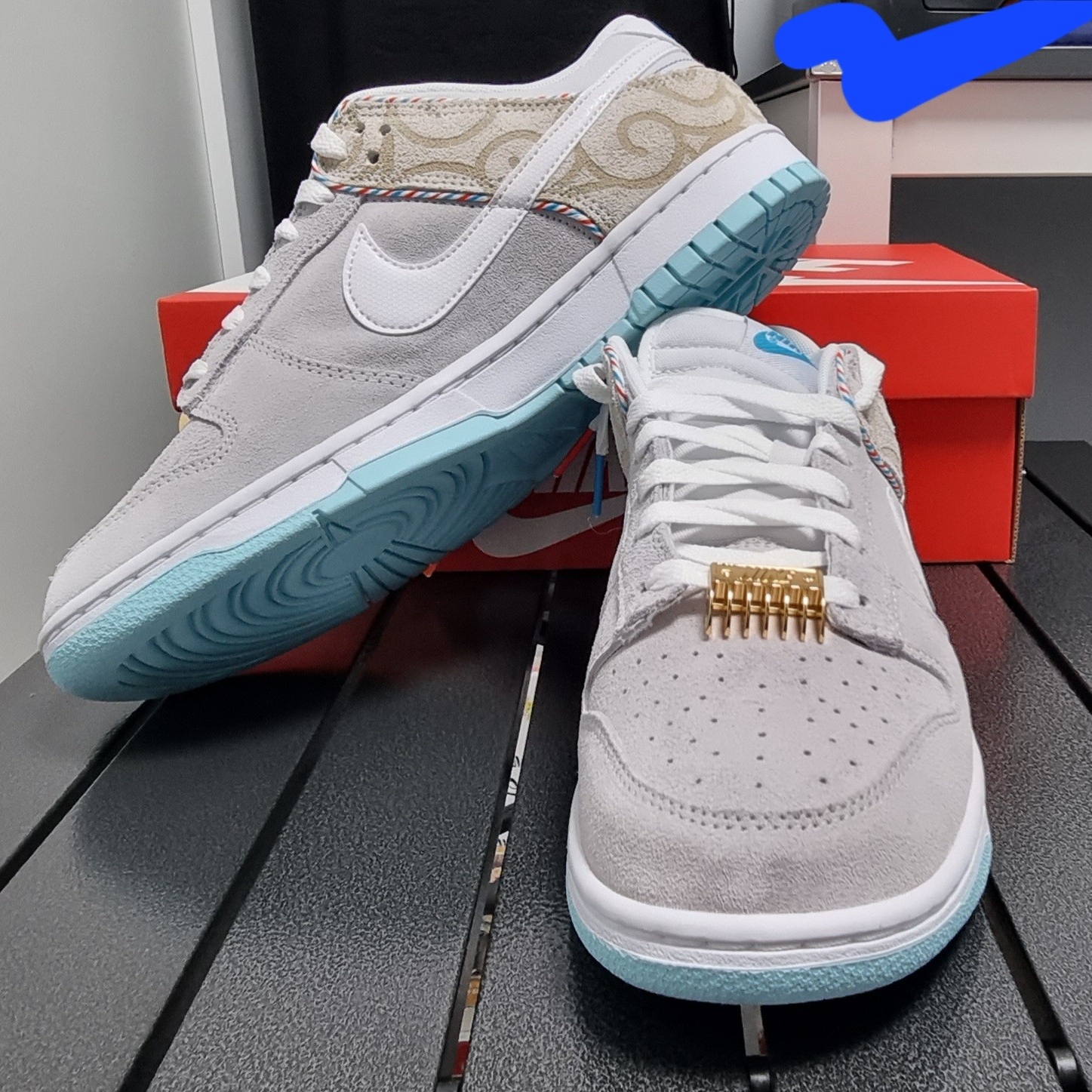 Nike Dunk Low Retro SE Barber Shop Grey 착용 스타일 - 2