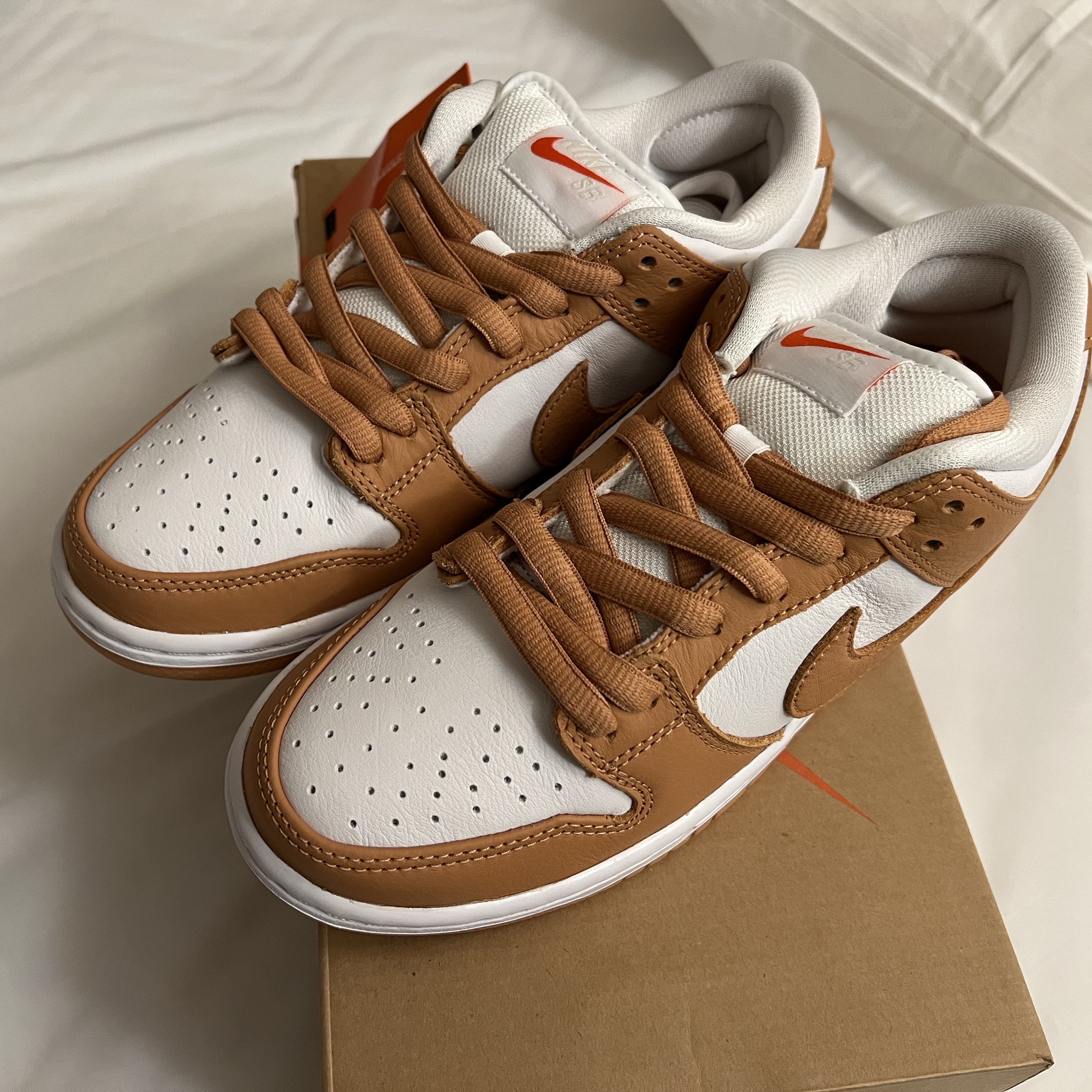 Nike SB Dunk Low Pro Light Cognac 착용 스타일