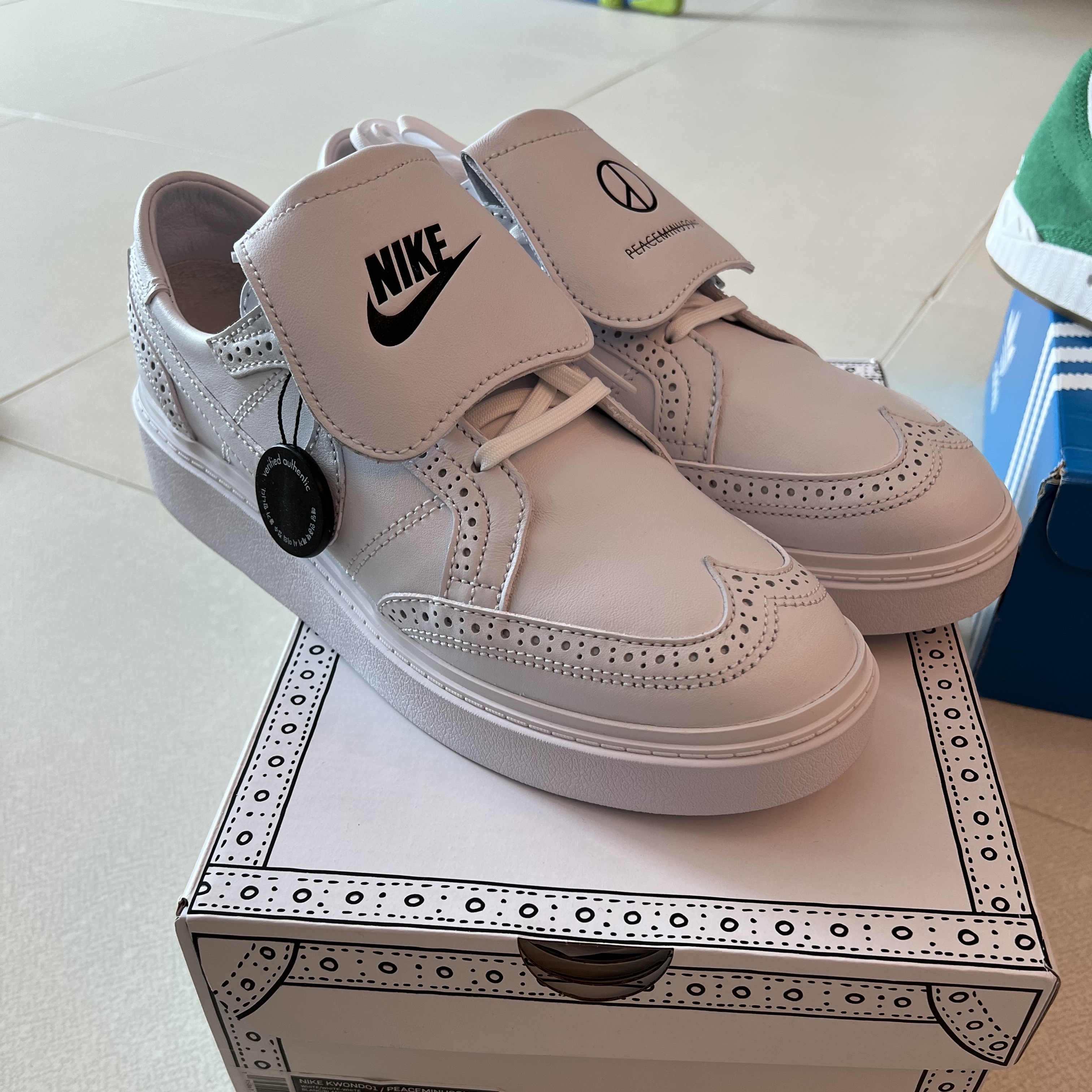 Nike x Peaceminusone Kwondo1 White, Adidas Adimatic Green 착용 스타일 - 2