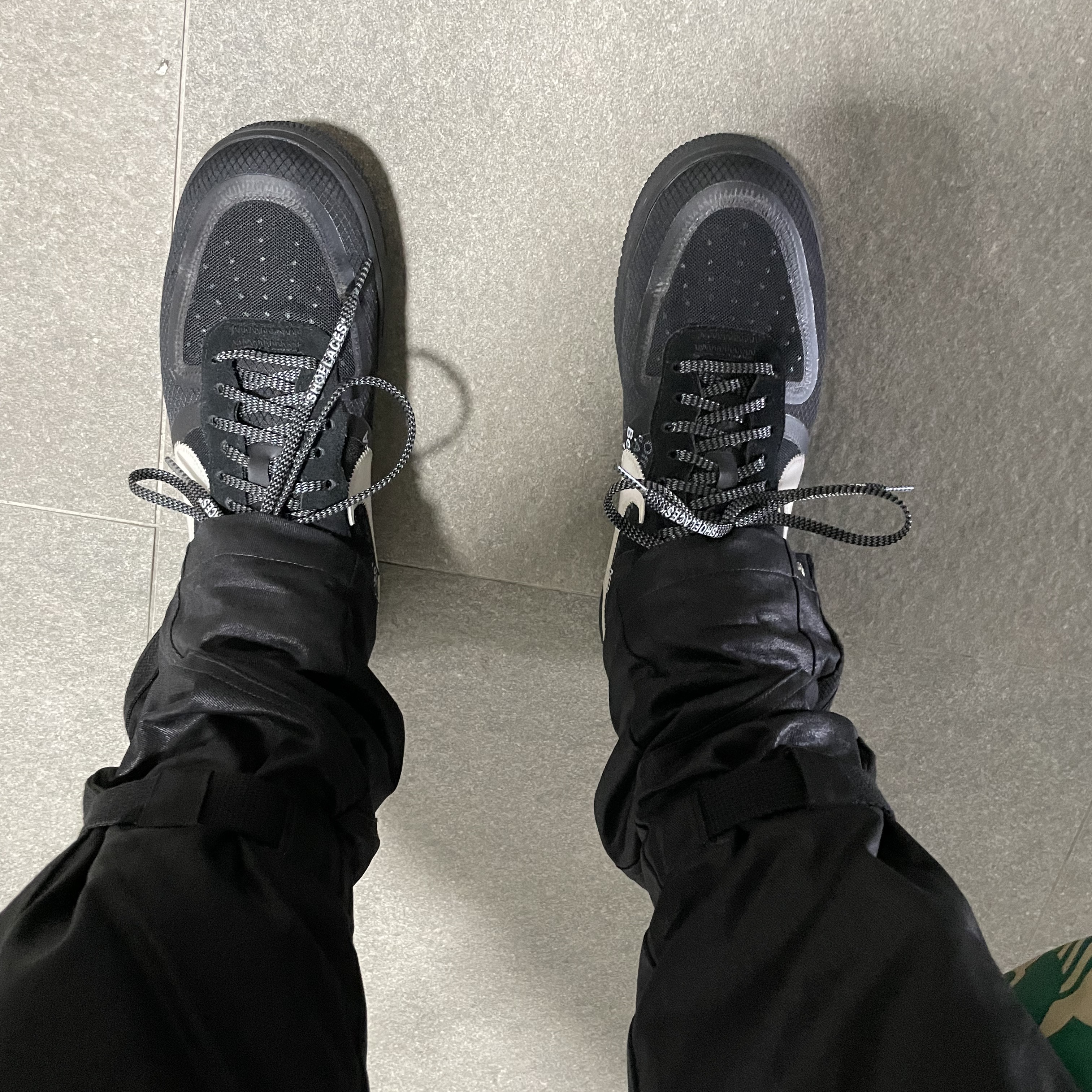Nike x Off-White Air Force 1 Low Black White 착용 스타일