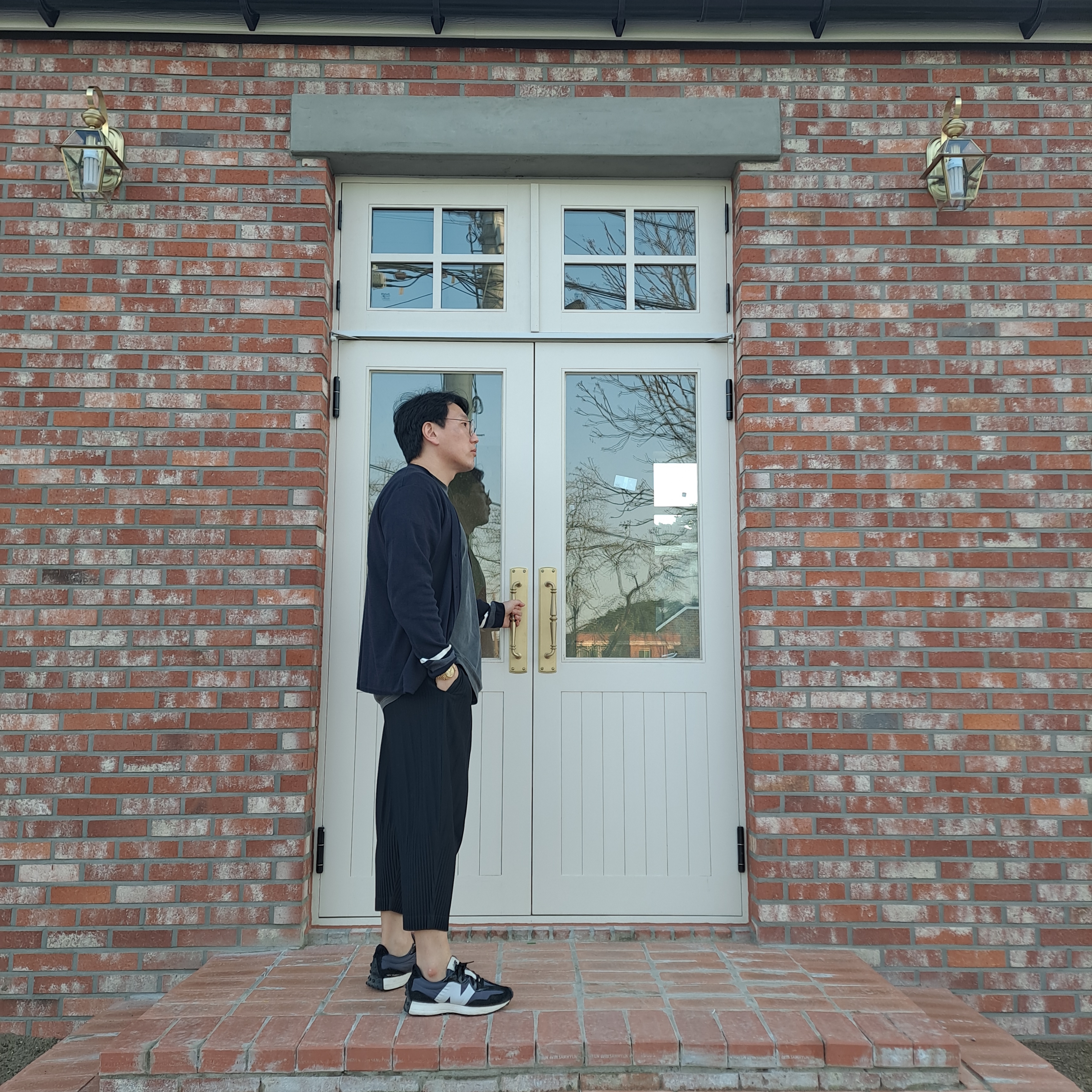(GS) New Balance 327 Blue Fog - M Medium, Homme Plisse Issey Miyake Basics Pants Black 착용 스타일 - 3