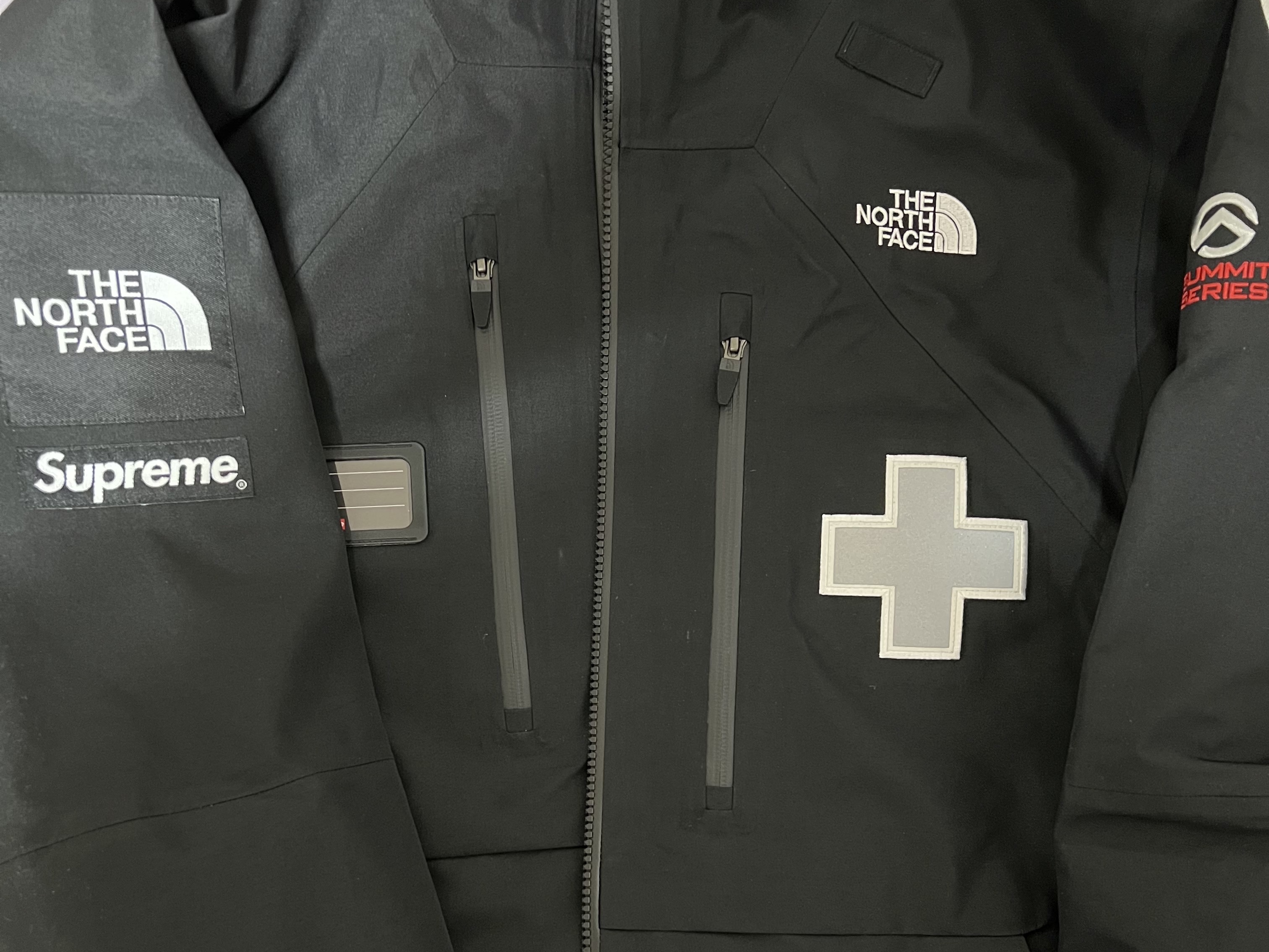 Supreme x The North Face Summit Series Rescue Mountain Pro Jacket Black - 22SS, Supreme x The North Face Summit Series Rescue Mountain Pro Jacket Light Purple - 22SS 착용 스타일 - 1