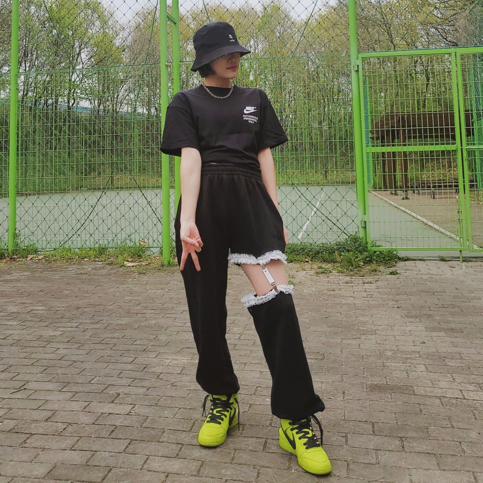 Nike x Ambush Dunk High Flash Lime 착용 스타일 - 1