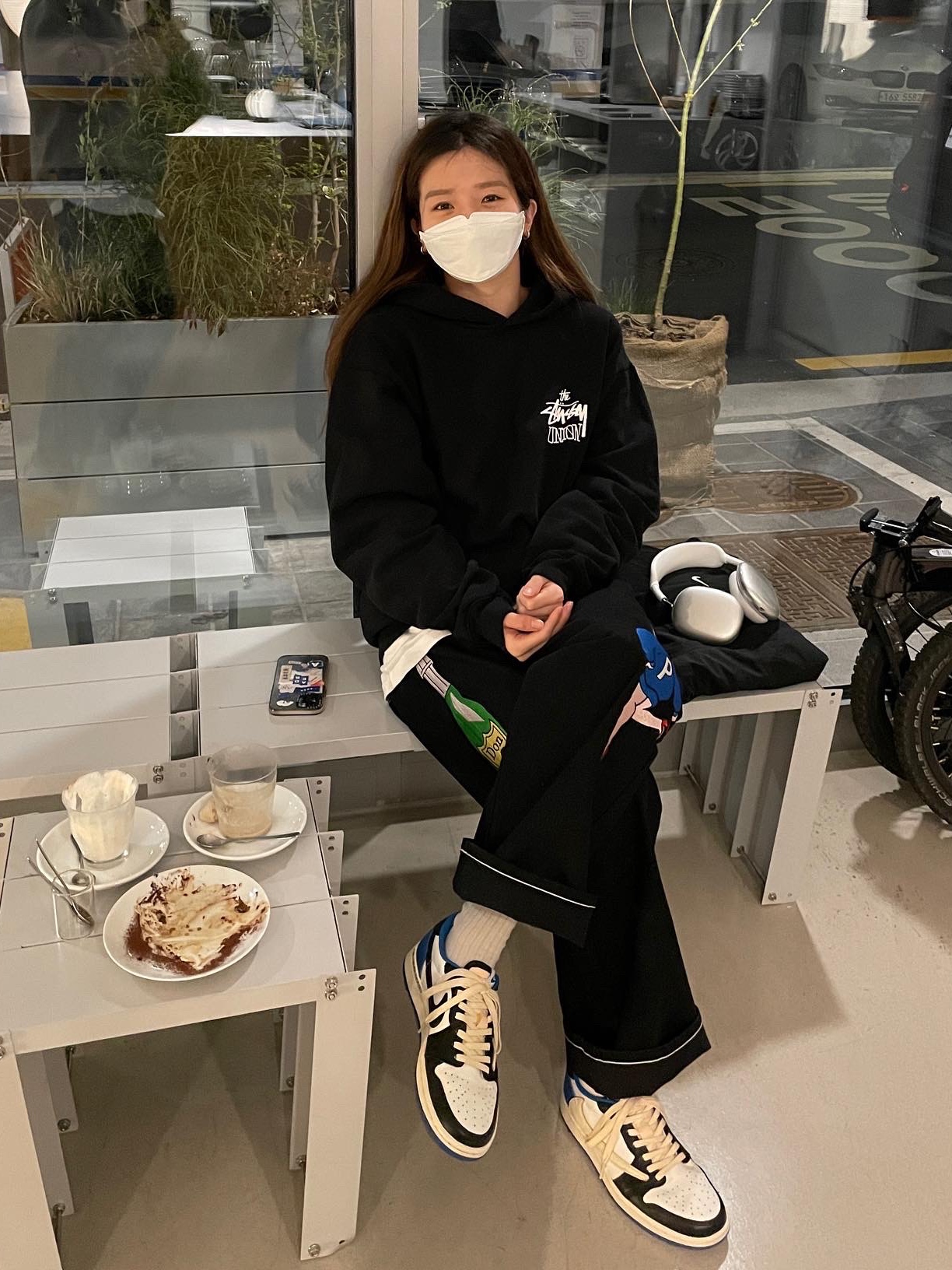Stussy x Union Hoodie Black, Palace Handbag Baggies Jean Black - 21SS 착용 스타일 - 1