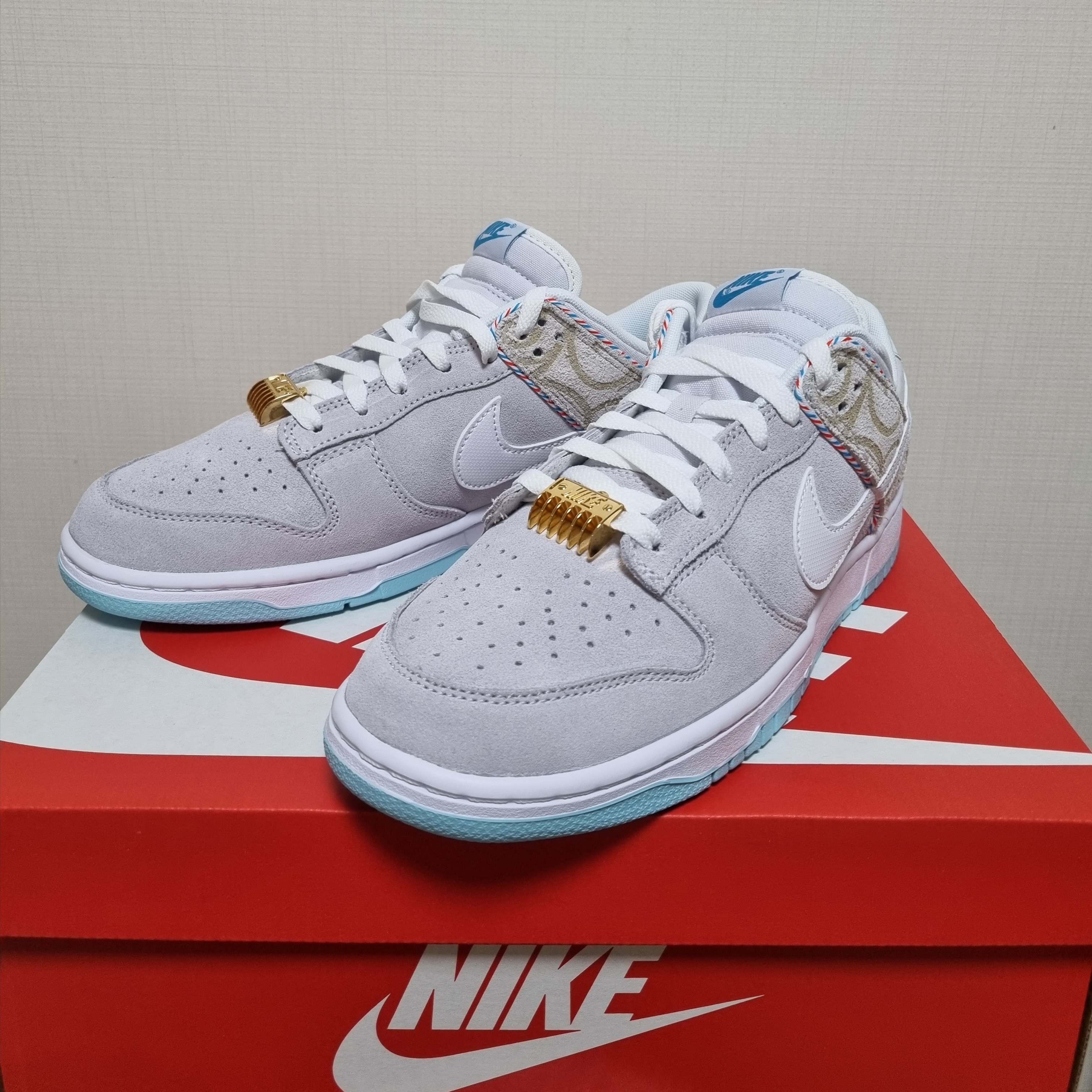 Nike Dunk Low Retro SE Barber Shop Grey 착용 스타일 - 1
