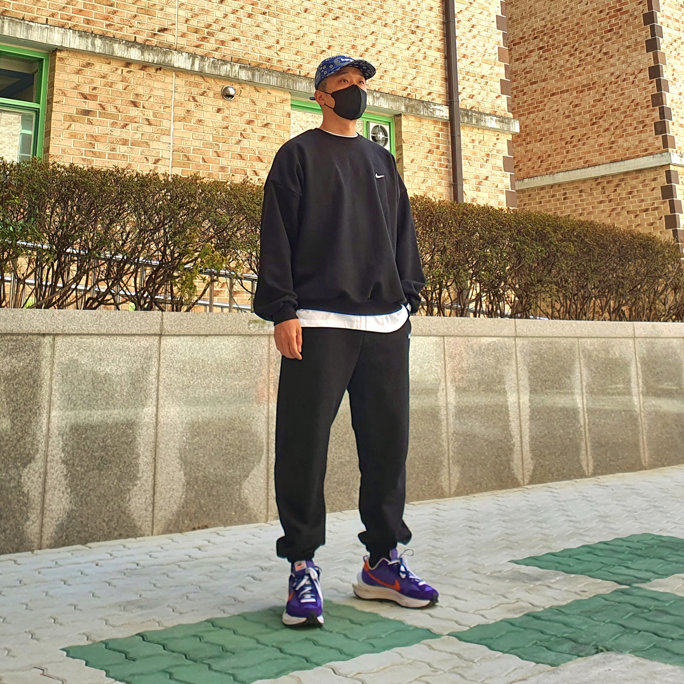 Nike x Sacai VaporWaffle Dark Iris, Supreme Bandana Camp Cap Navy - 21SS 착용 스타일