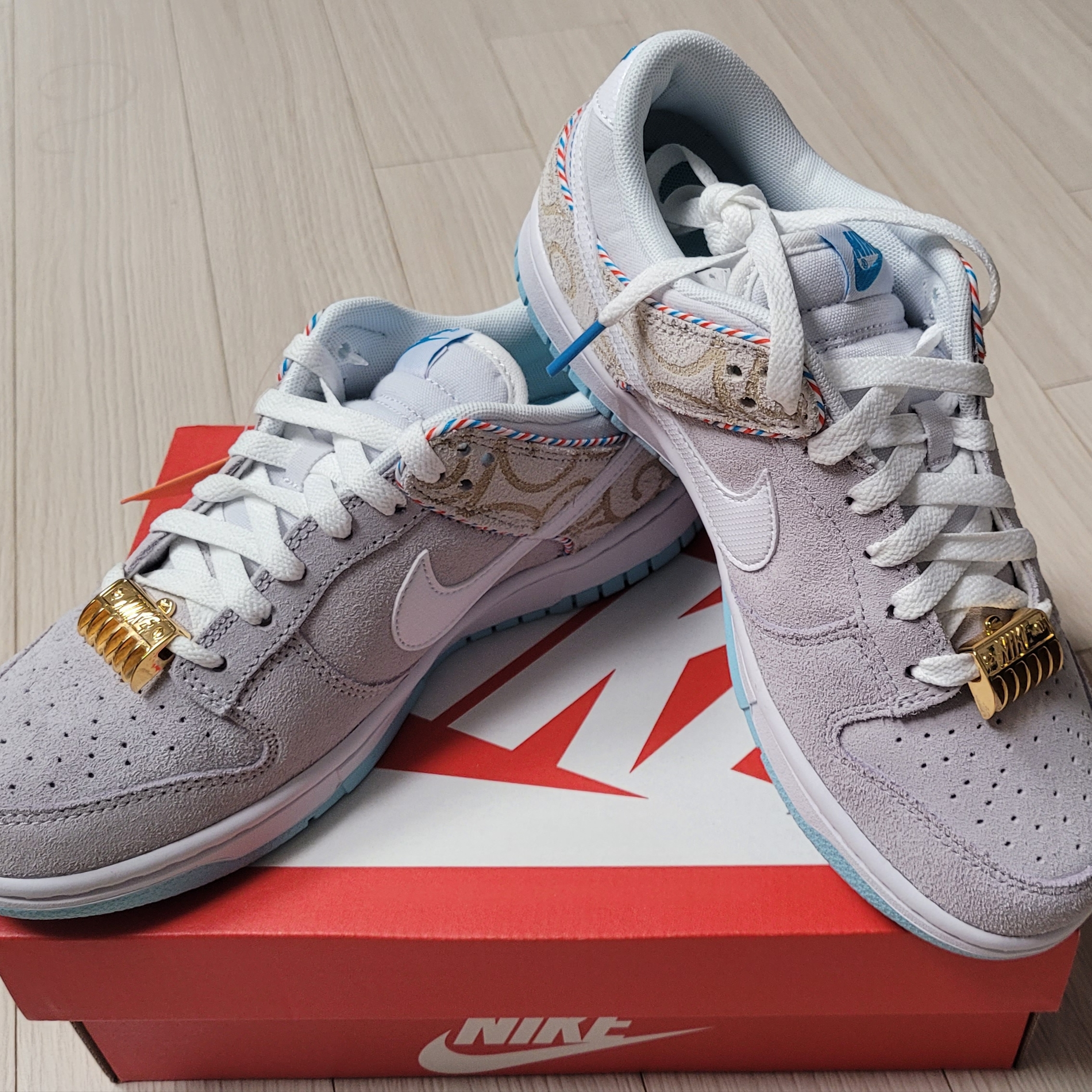 Nike Dunk Low Retro SE Barber Shop Grey 착용 스타일 - 2