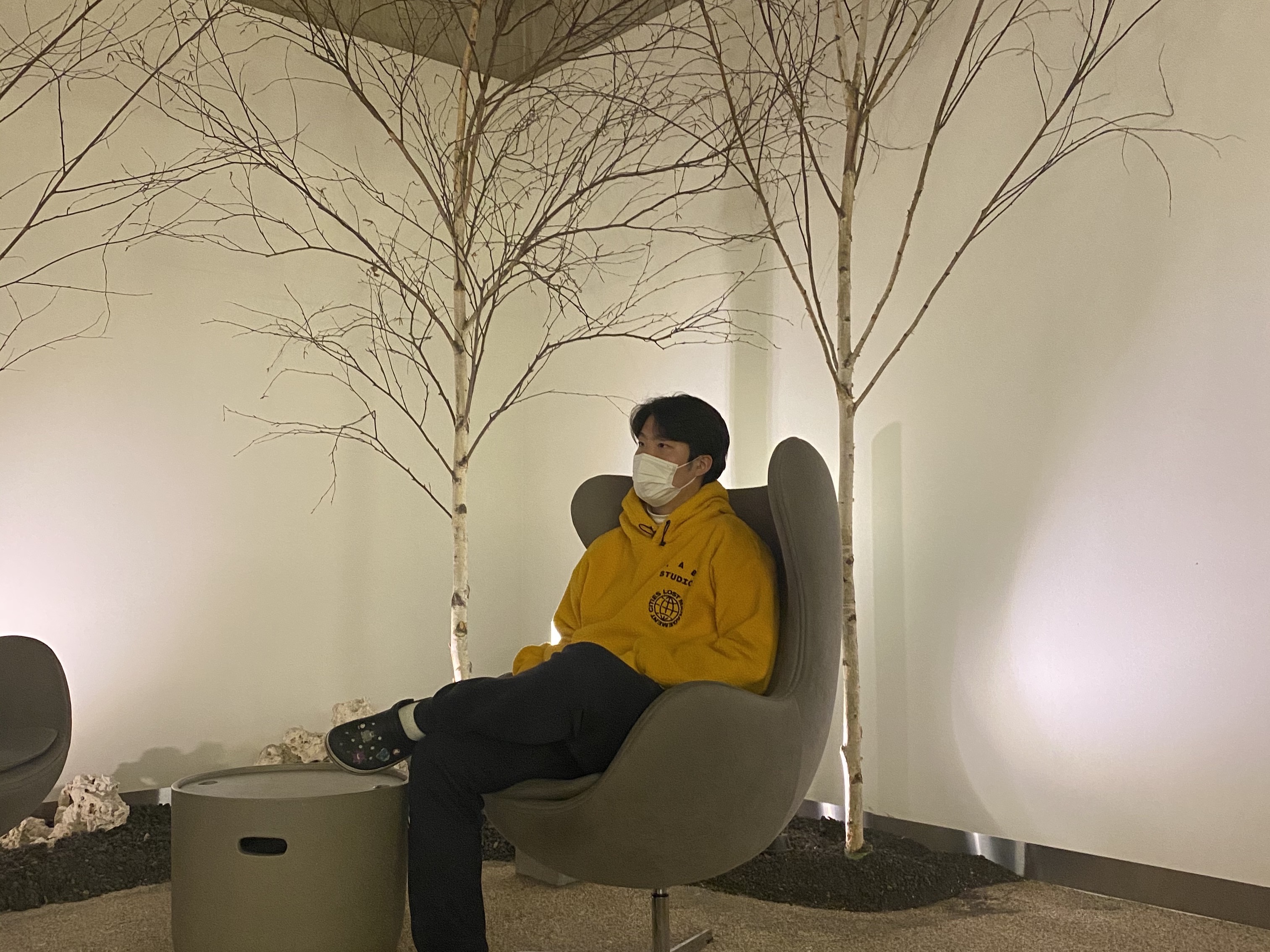 IAB Studio x LMC Boa Fleece Hoodie Yellow 착용 스타일 - 1