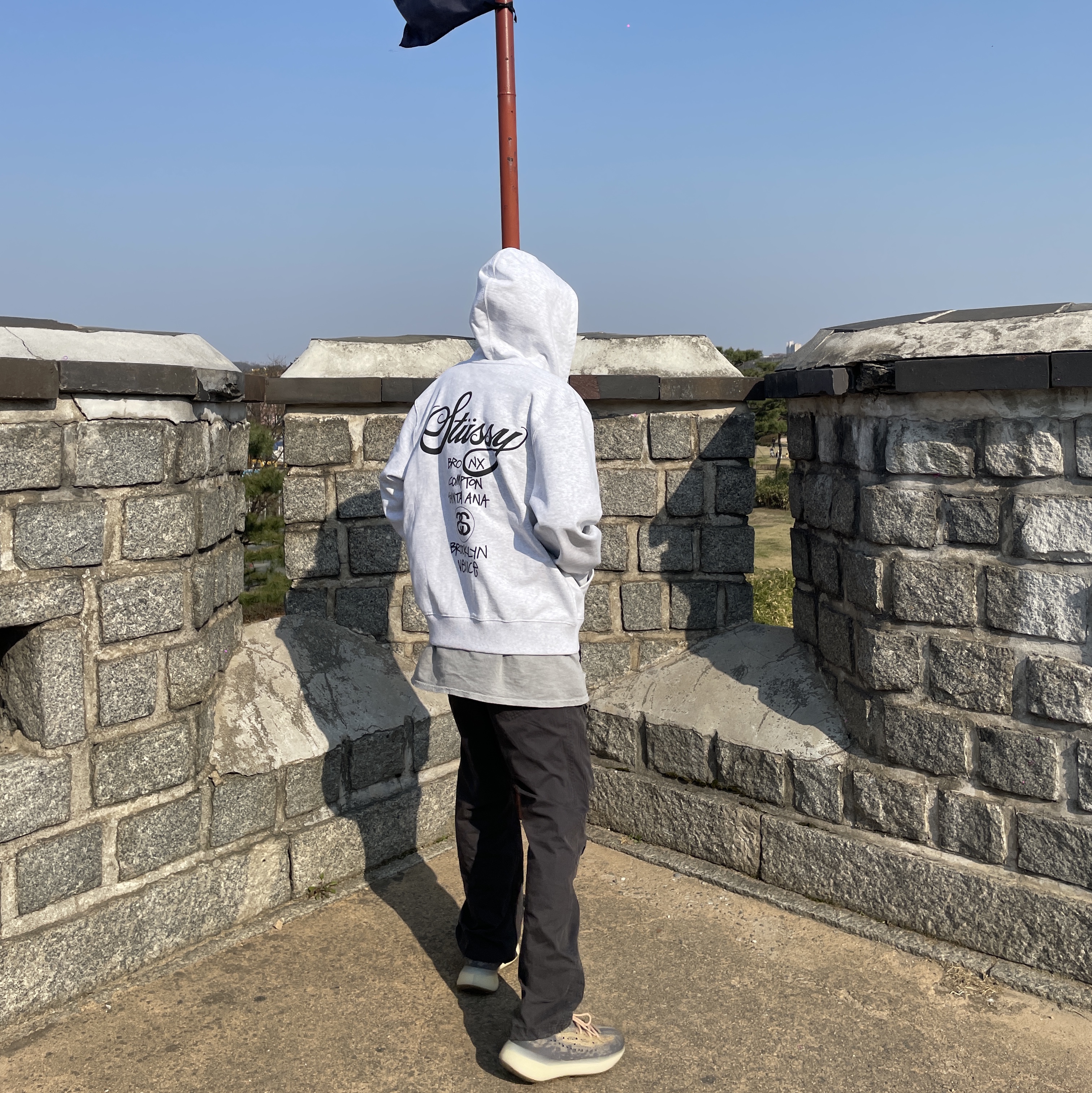 Adidas Yeezy Boost 380 Mist - Non-Reflective, Stussy DSM World Tour Zip Hoodie Ash Heather 2021 착용 스타일 - 2