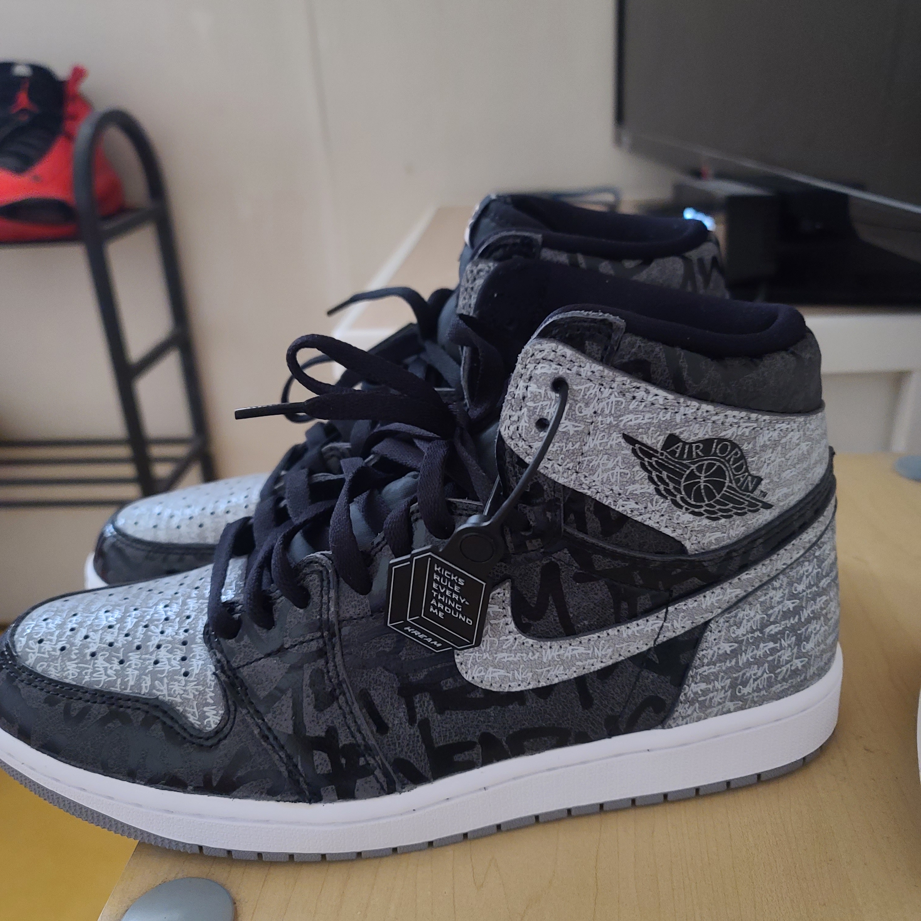 Jordan 1 Retro High OG Rebellionaire 착용 스타일 - 2