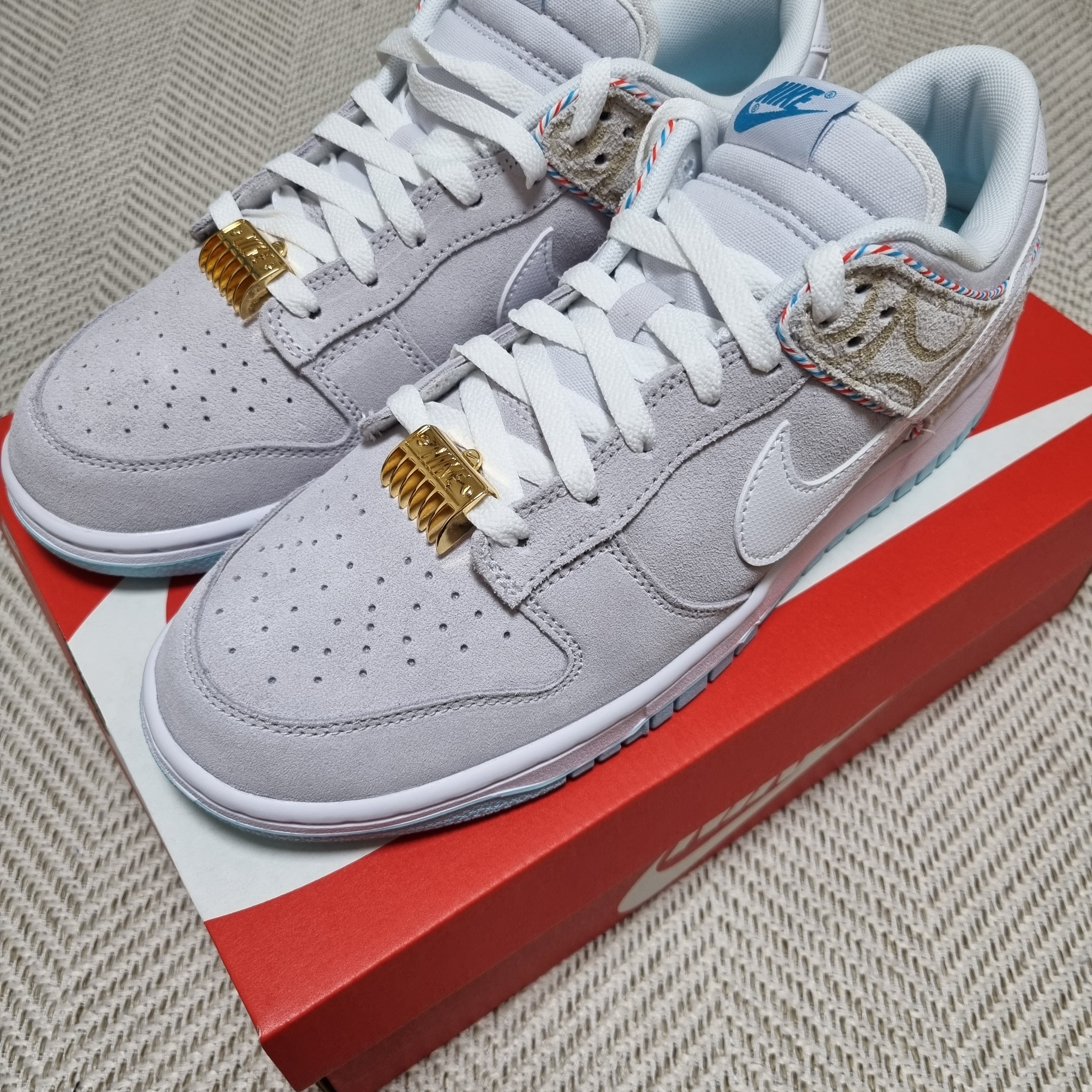 Nike Dunk Low Retro SE Barber Shop Grey 착용 스타일 - 4