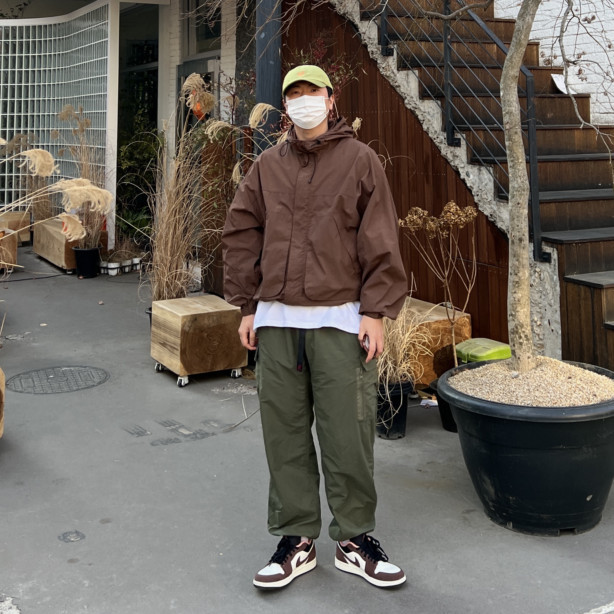 Jordan 1 Low SE Chocolate Bliss 착용 스타일