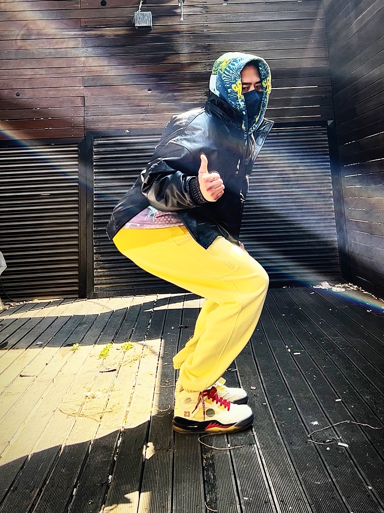 Supreme Bleed Logo S/S Top White - 20FW, Supreme Miles Davis Hooded SweatShirt Blue - 20SS 착용 스타일 - 3